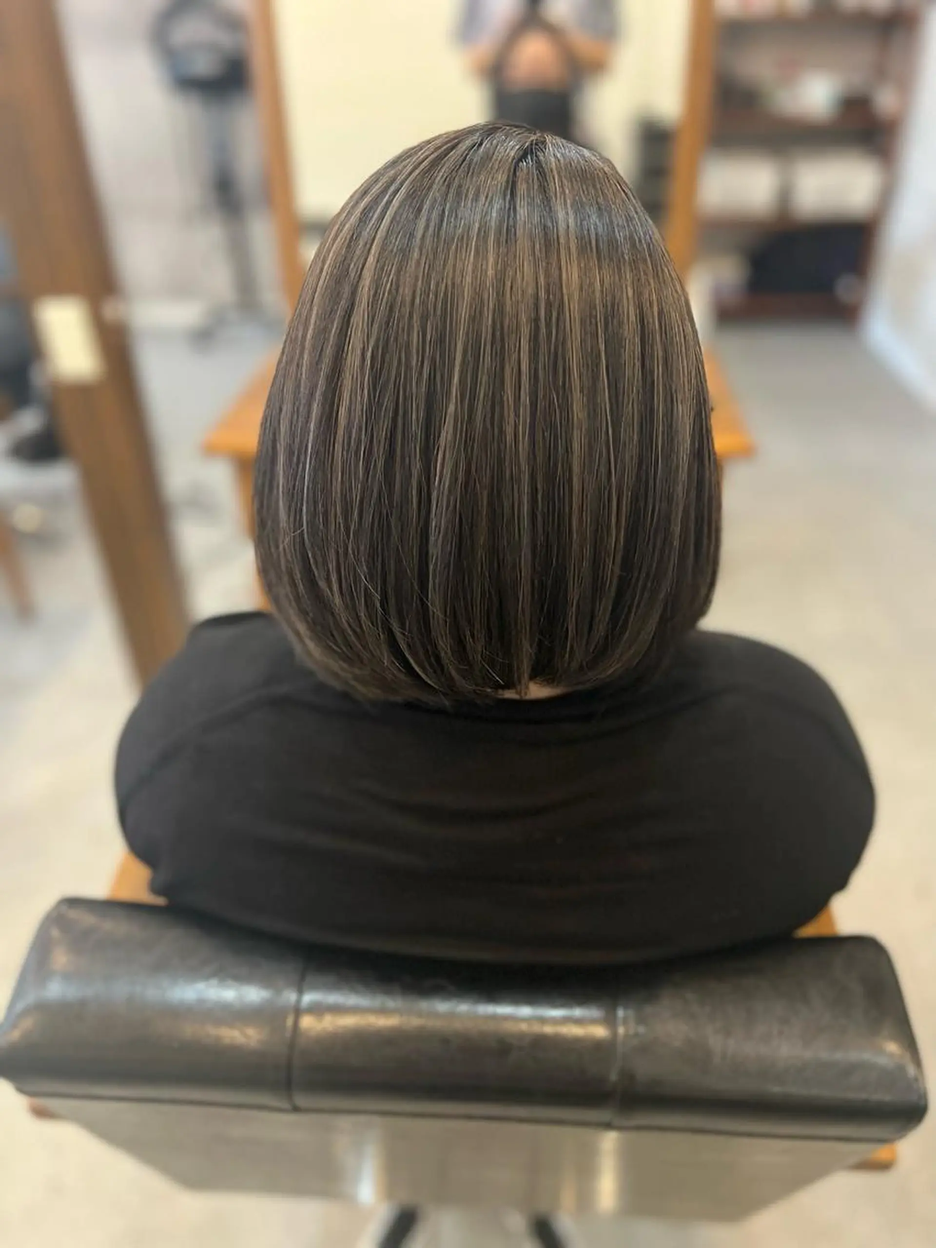 ミディアム カラー グレージュ ハイライトカラー ハイライト ヘアカラー Style Tのヘアスタイル