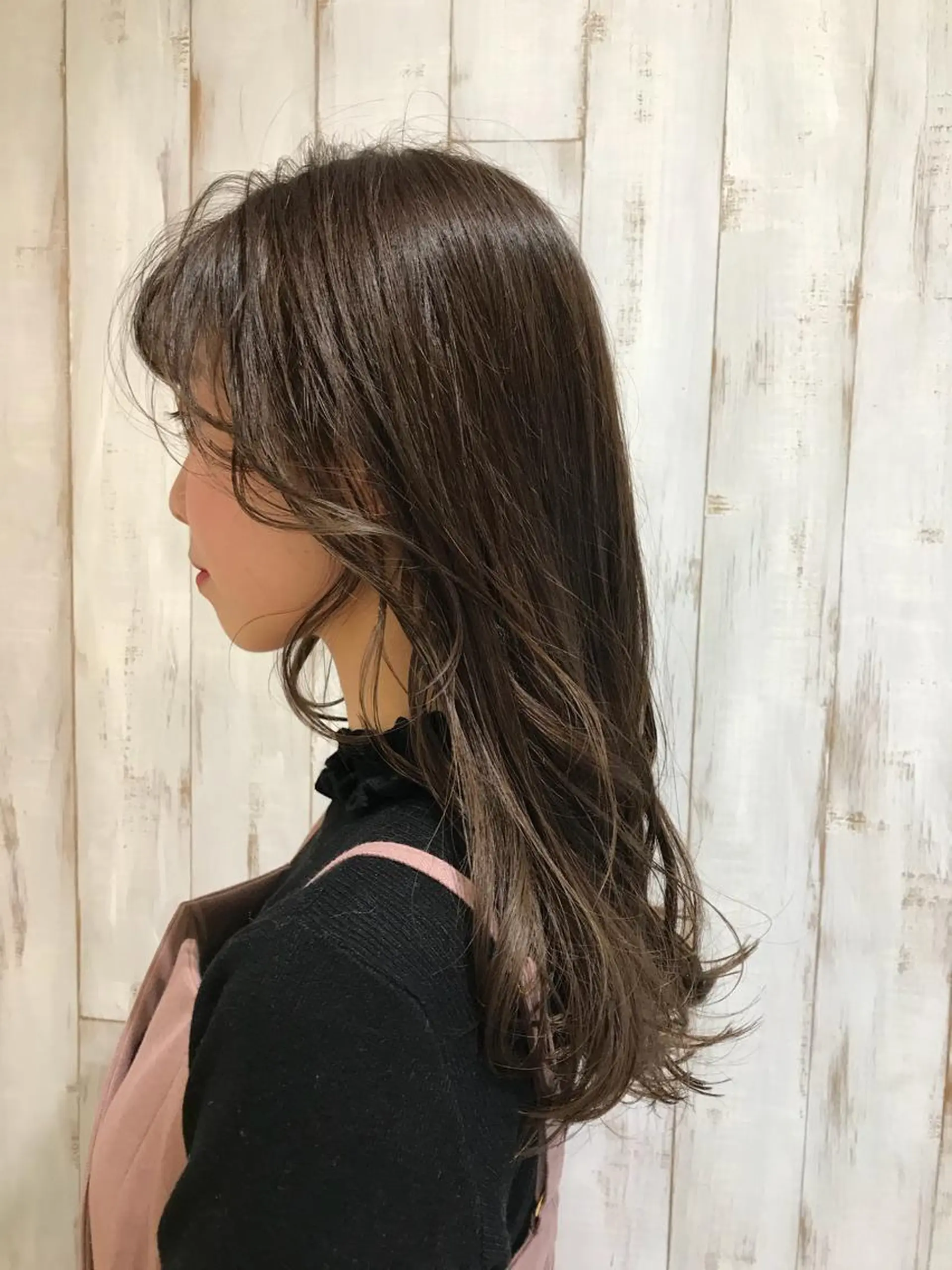 セミロング カラー 鈴木 まりやのヘアスタイル