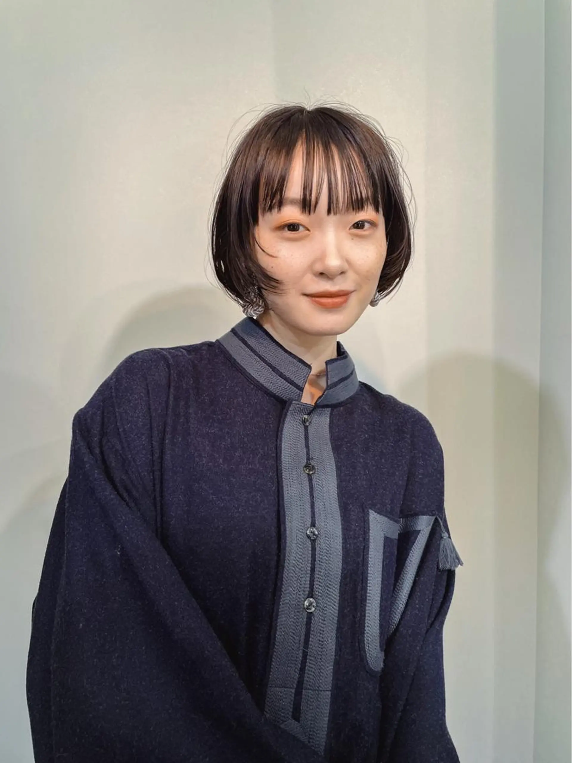 ショート カラー ボブ 顔まわりレイヤー レイヤーカット ショート ボブ メンズ パーマのヘアスタイル