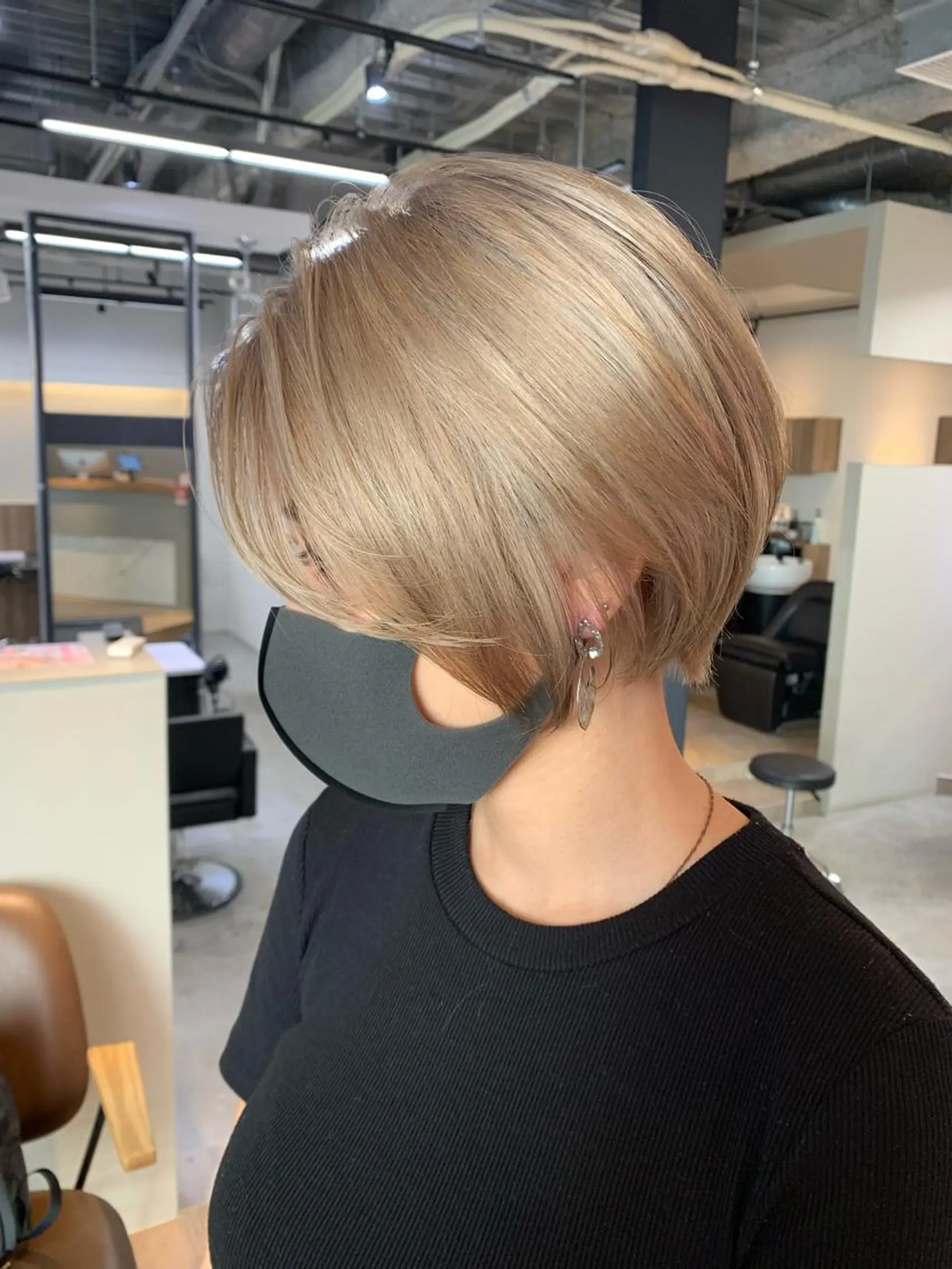 ショート カラー ベージュカラー ブリーチ ブロンド ブロンドベージュ ヘアカラー レイヤー/大人メンズ パーマ🌀 平島拓也のヘアスタイル