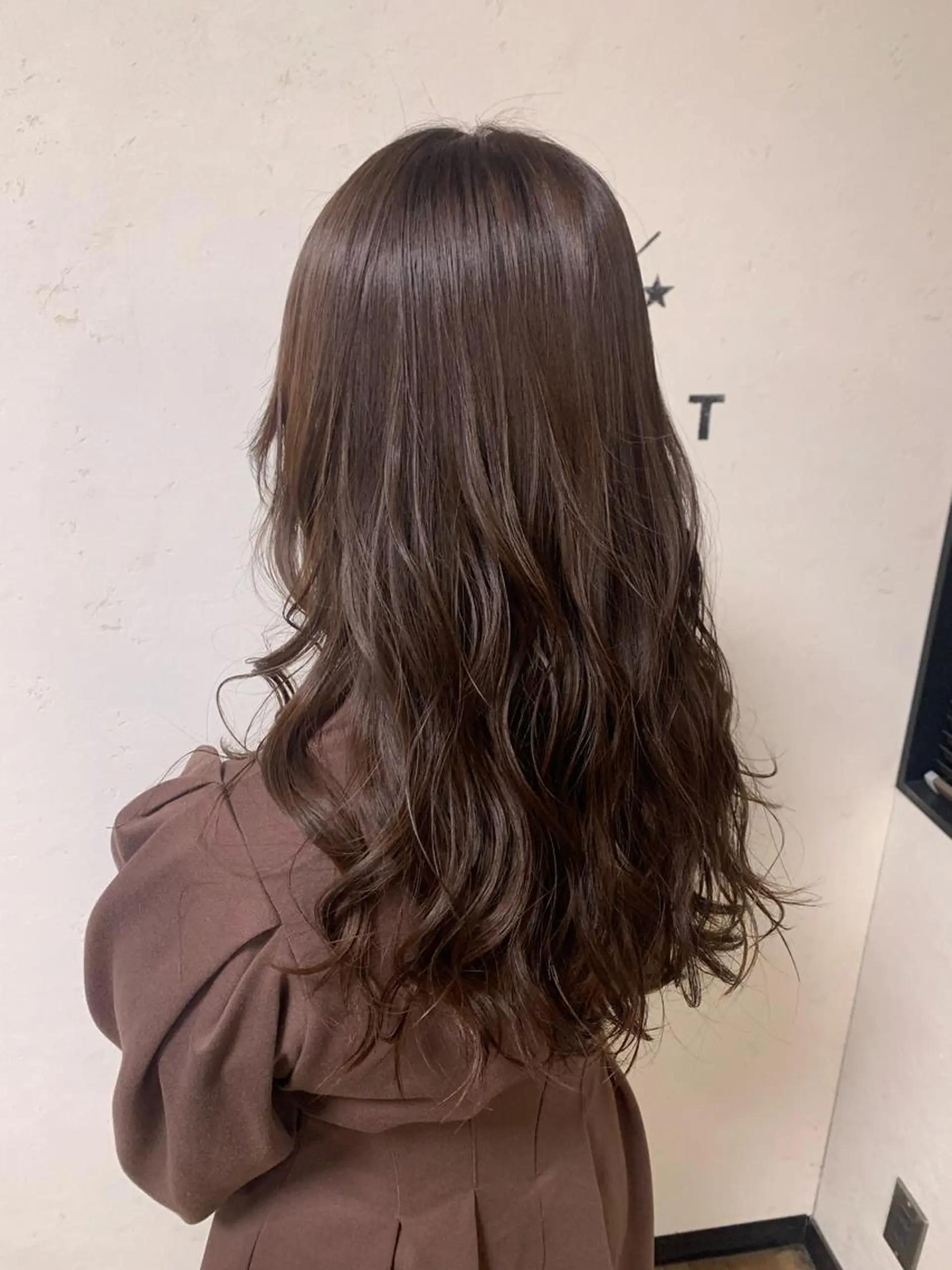 ロング カラー アッシュ アッシュブラウン ブラウンカラー 透明感カラー 山﨑 大二郎のヘアスタイル