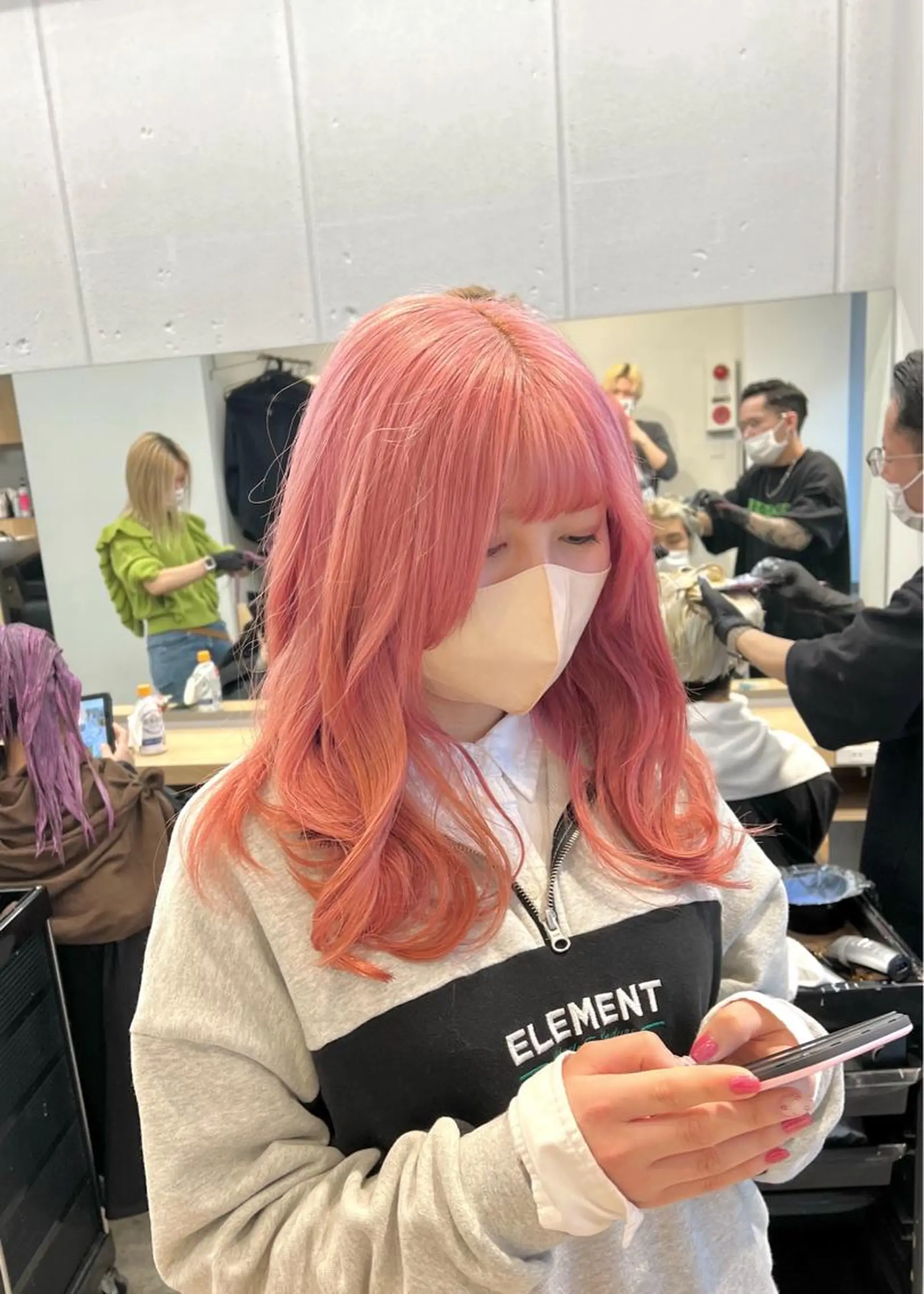 セミロング カラー ブリーチ ピンクカラー ブリーチ毛の縮毛矯正 ハイトーン/岡本智樹のヘアスタイル