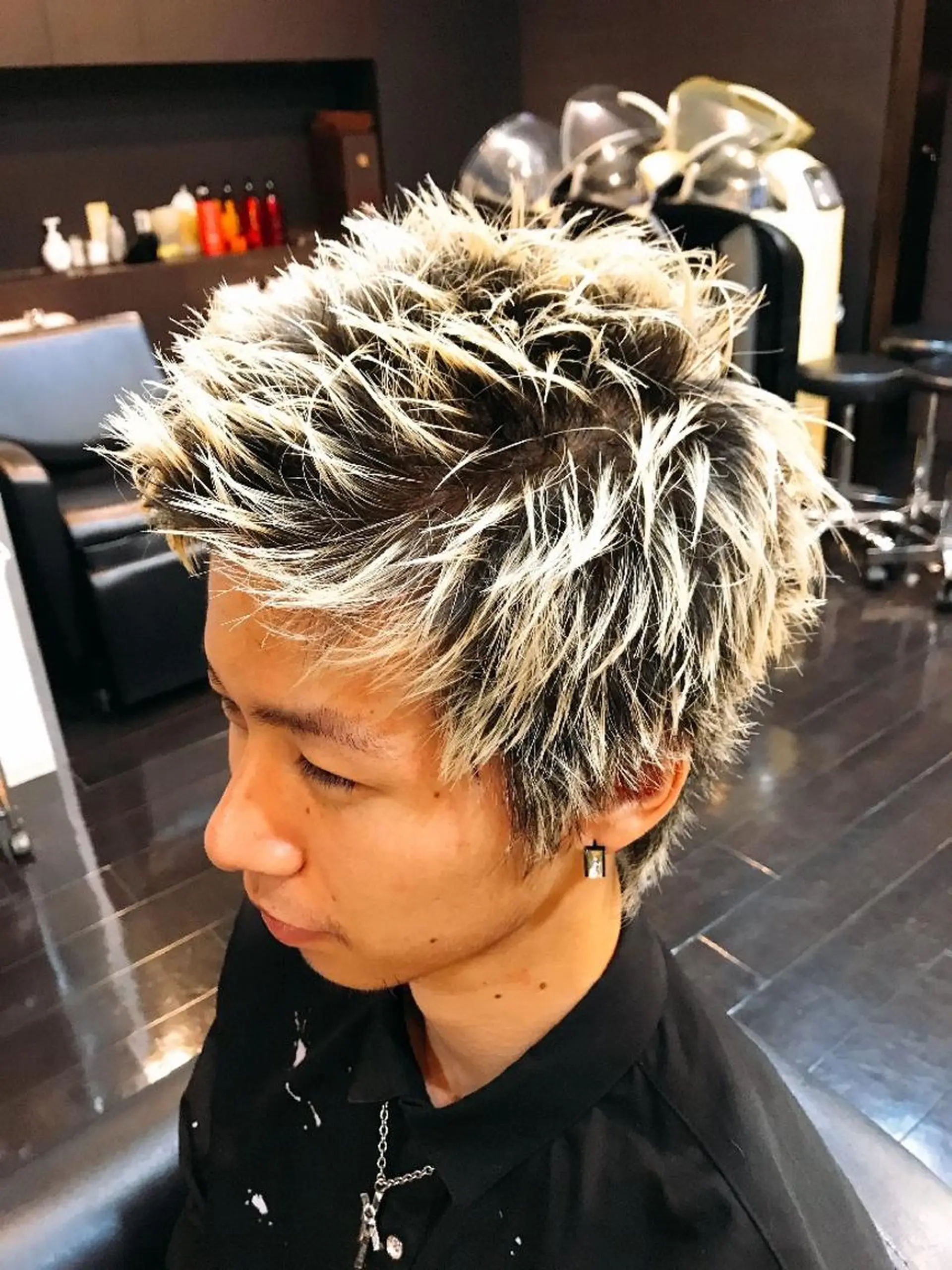 メンズ メンズハイトーン カット ヘアカラー トリートメント 前之園 ひかるのヘアスタイル