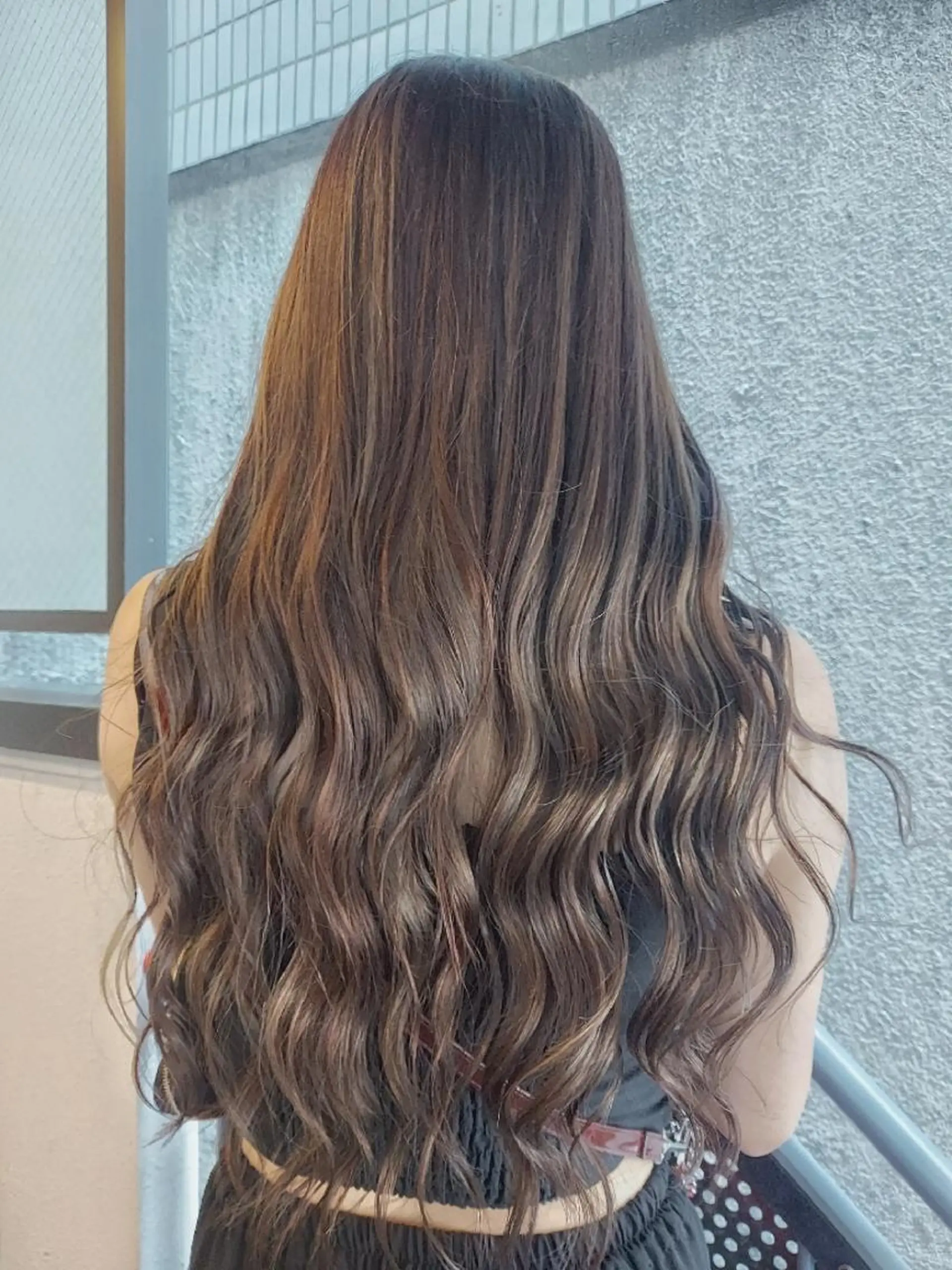 ロング カラー グレージュ ハイライトカラー ハイライト ブリーチ・ハイトーン 特化🎉内山のヘアスタイル