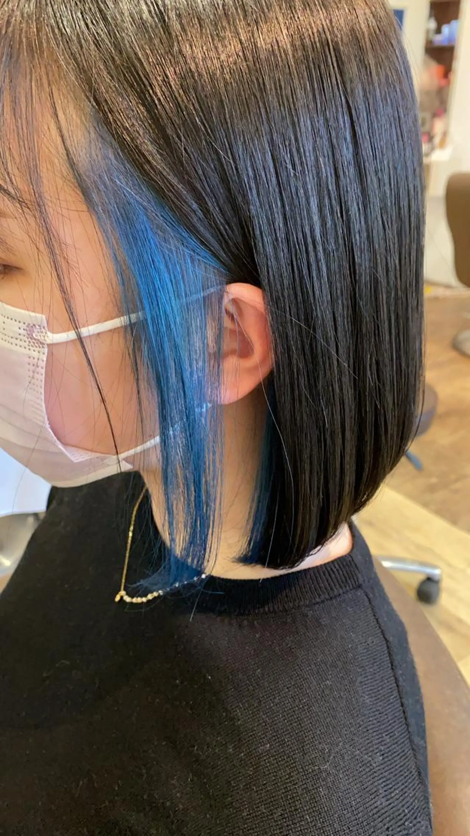 ショート カラー 黒髪 ブルーカラー ブルーブラック イヤリングカラー ETOWA（エトワ） nozomiのヘアスタイル