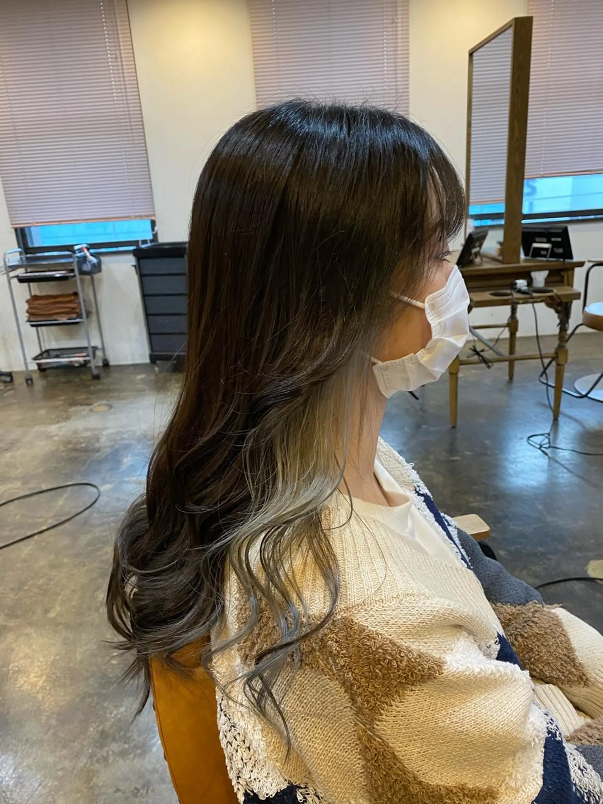 セミロング カラー インナーカラー カット ヘアカラー 髪質改善推し 巽のヘアスタイル