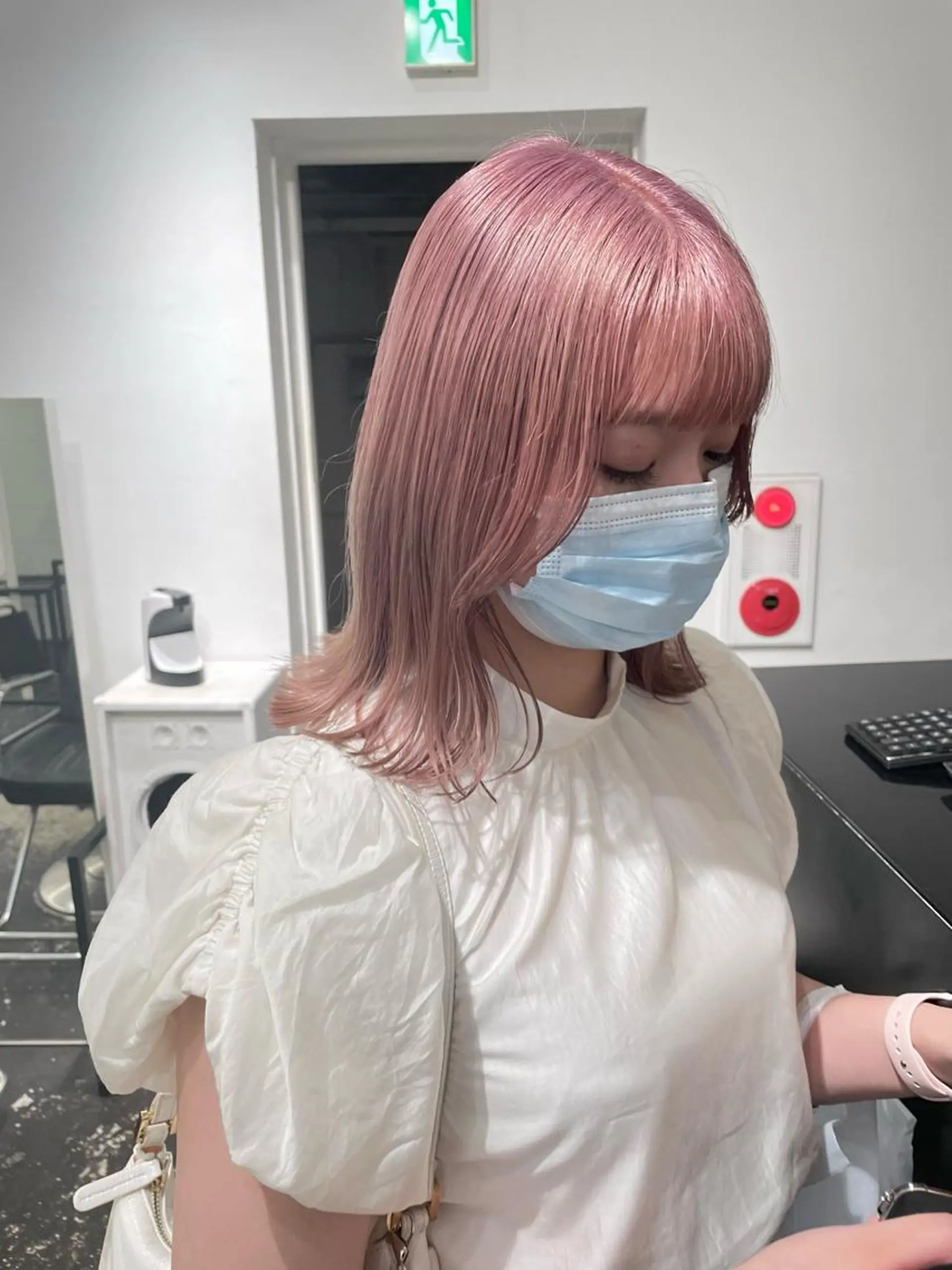 セミロング カラー パーマ ヘアアレンジ メンズ キッズ ネイル マツエク・マツパ アイブロウ メンズブリーチ ブリーチ ピンクカラー カラーマツエク ピンク カット ヘアカラー トリートメント 艶ハイトーン/ヘア アレンジAYAKAのヘアスタイル