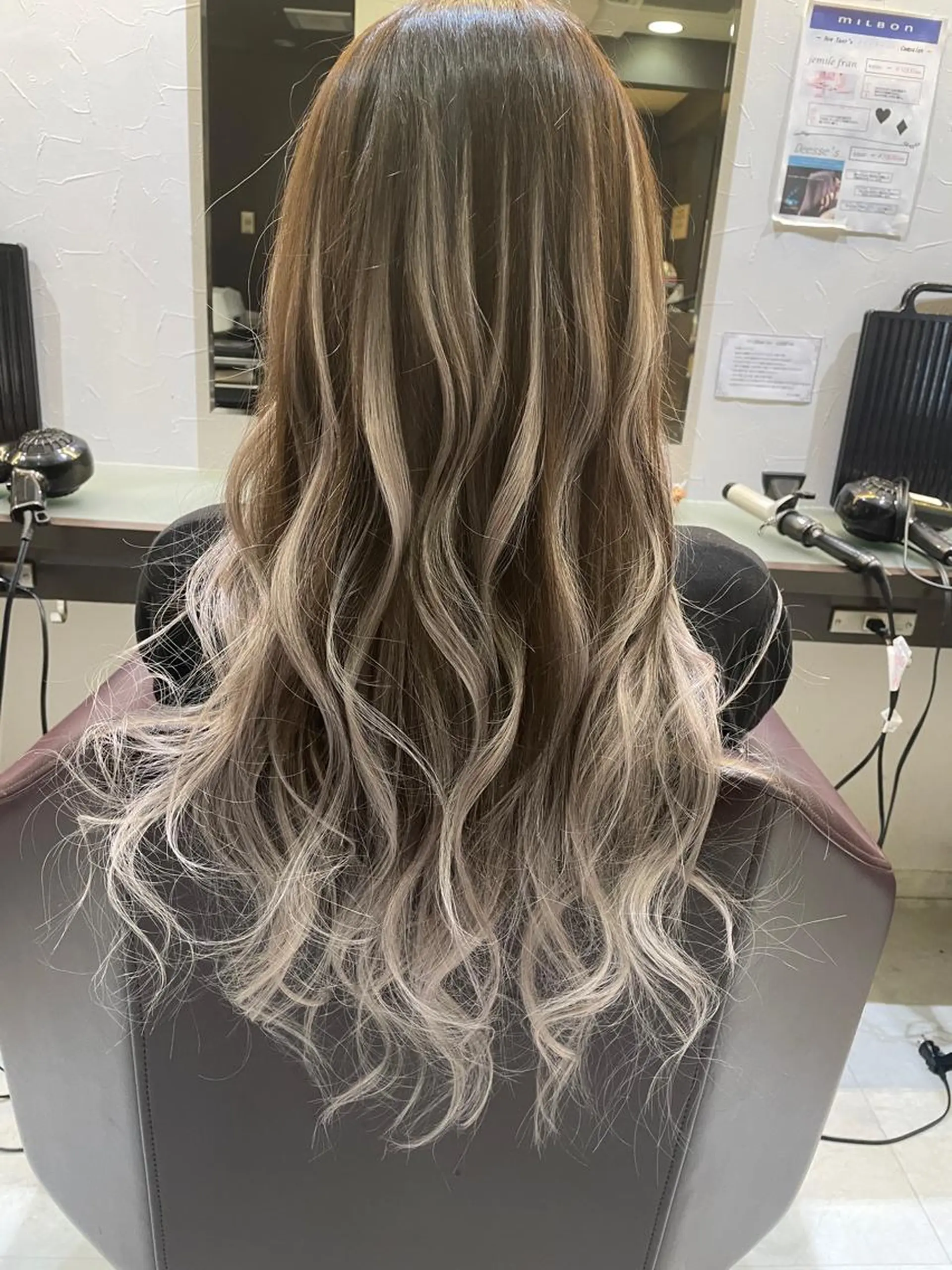 ロング カラー Caracore なんば店所属・Caracore なんば店のヘアスタイル