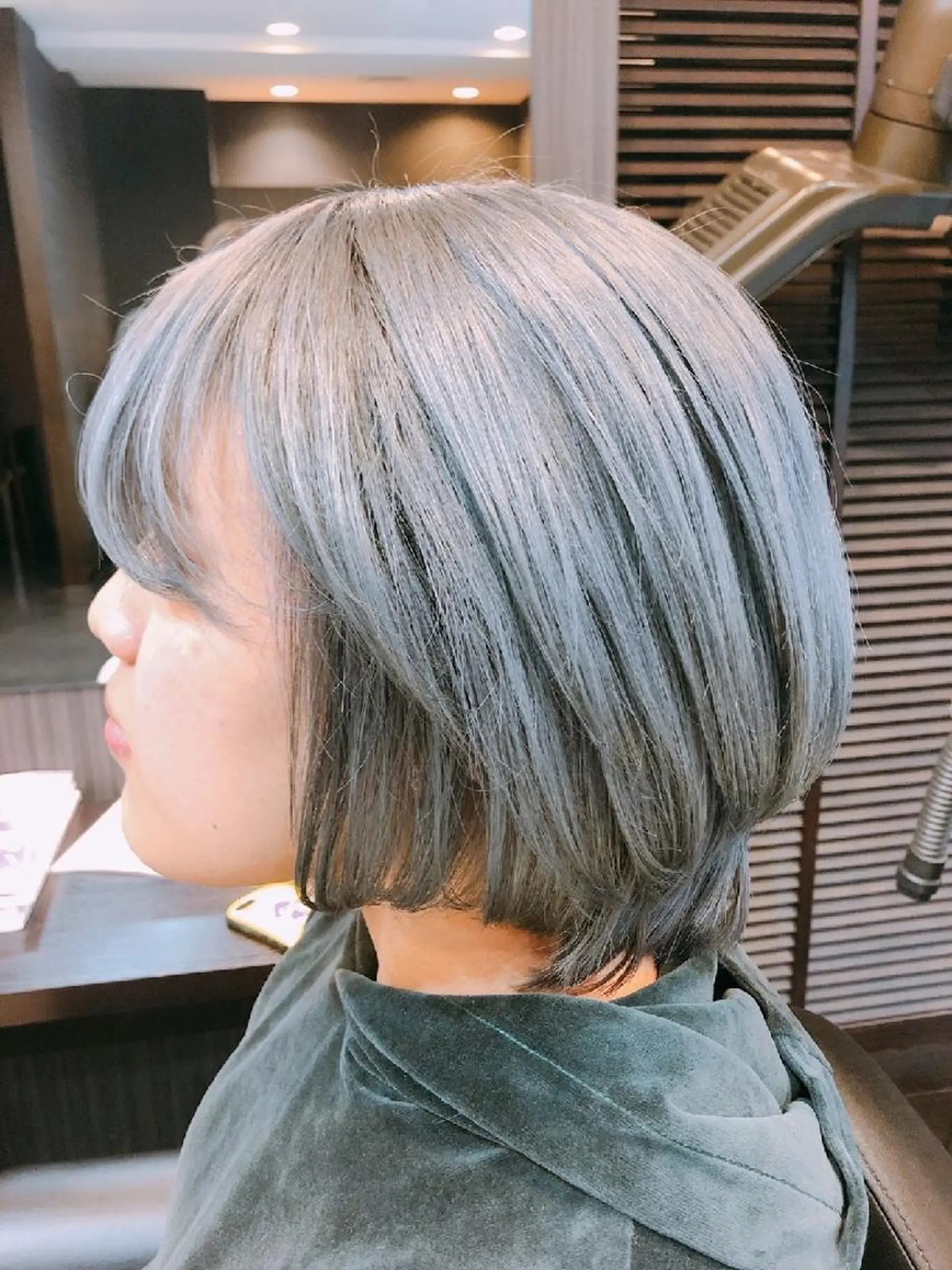 ショート カラー ブリーチ 透明感カラー カット トリートメント 前之園 ひかるのヘアスタイル