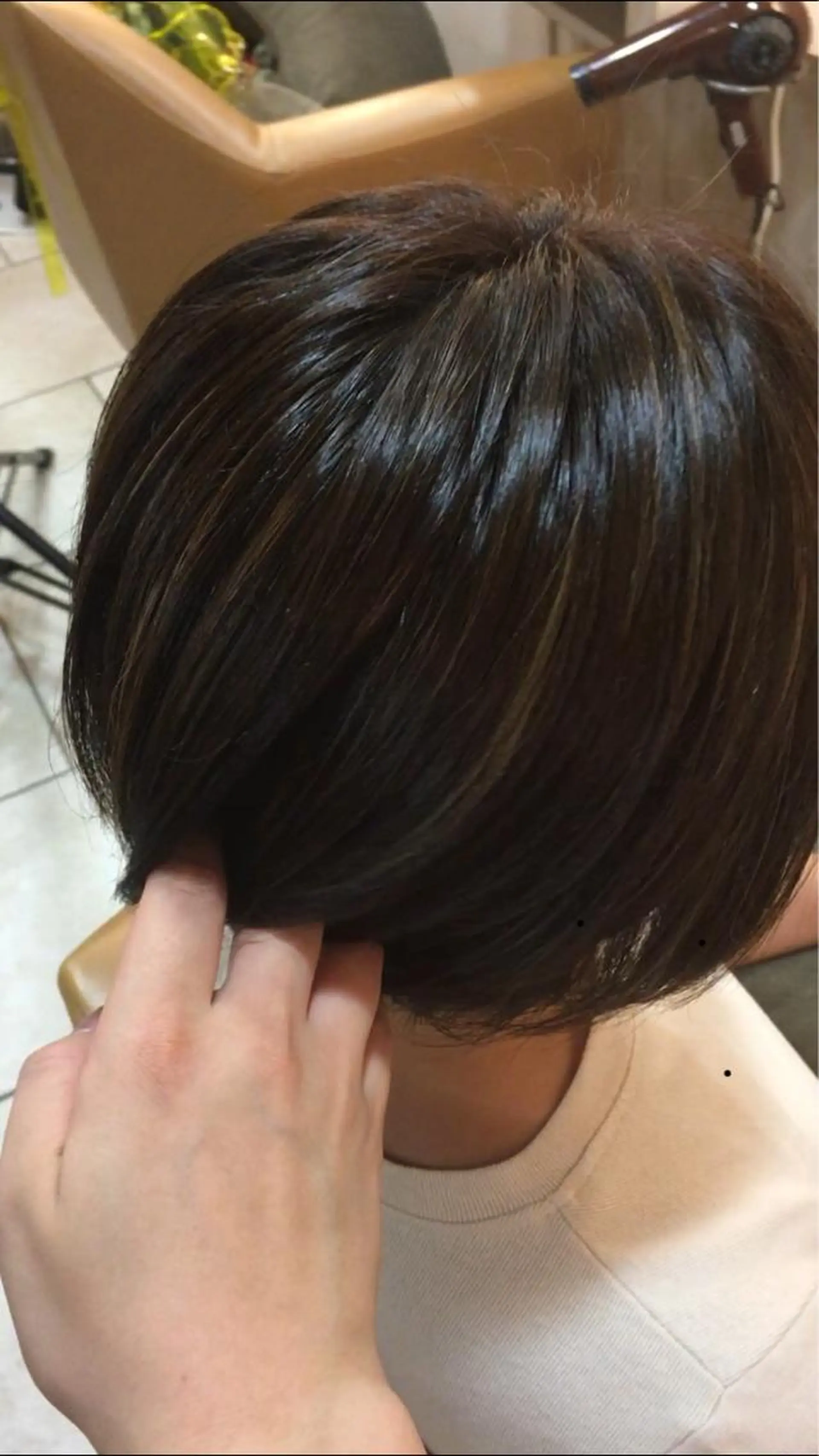 ショート ハイライト 井上 日菜乃のヘアスタイル