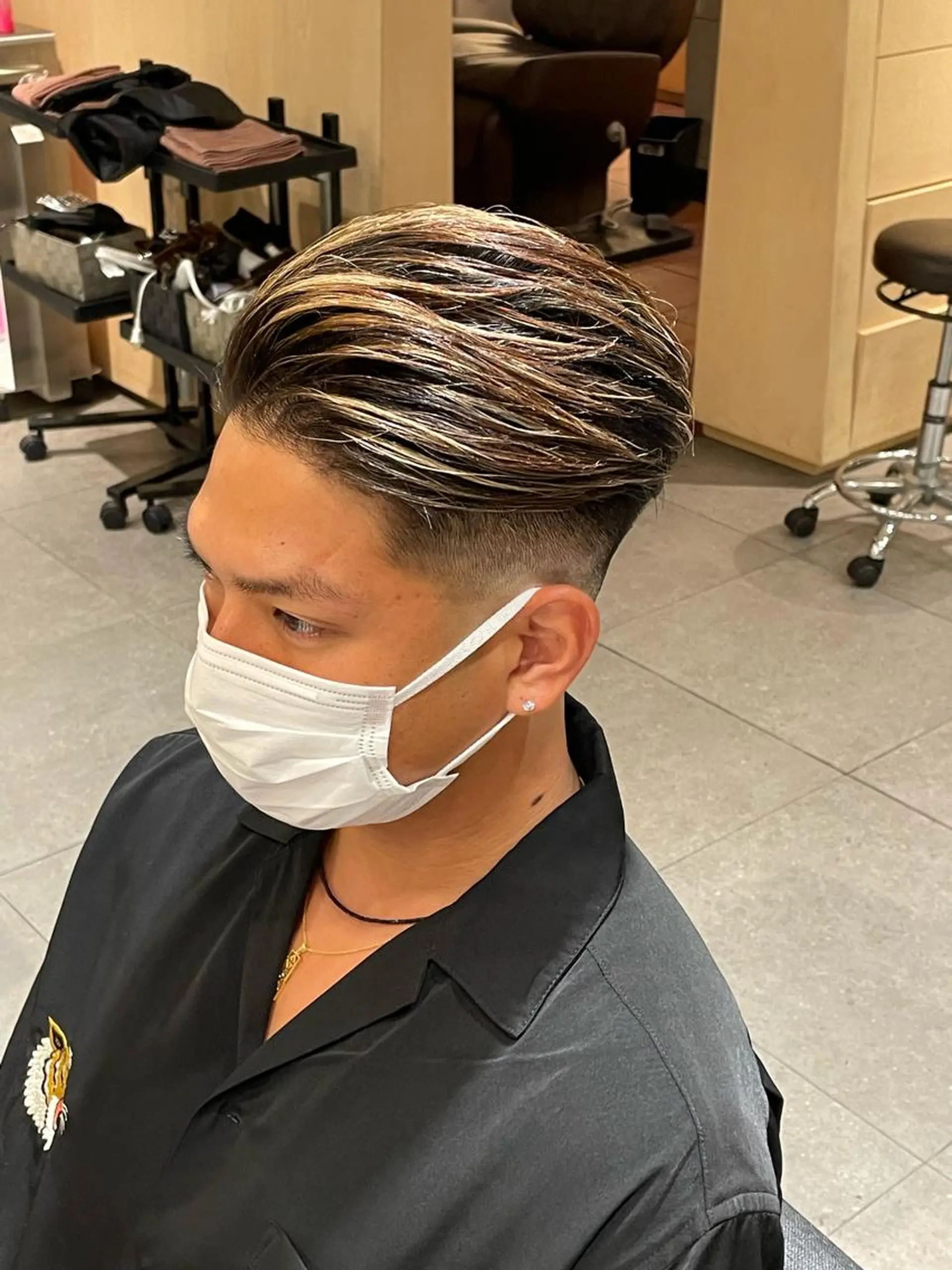 カラー メンズ メンズメッシュ メッシュ Le'a所属・渋谷/フェード/ 國分 翔のヘアスタイル