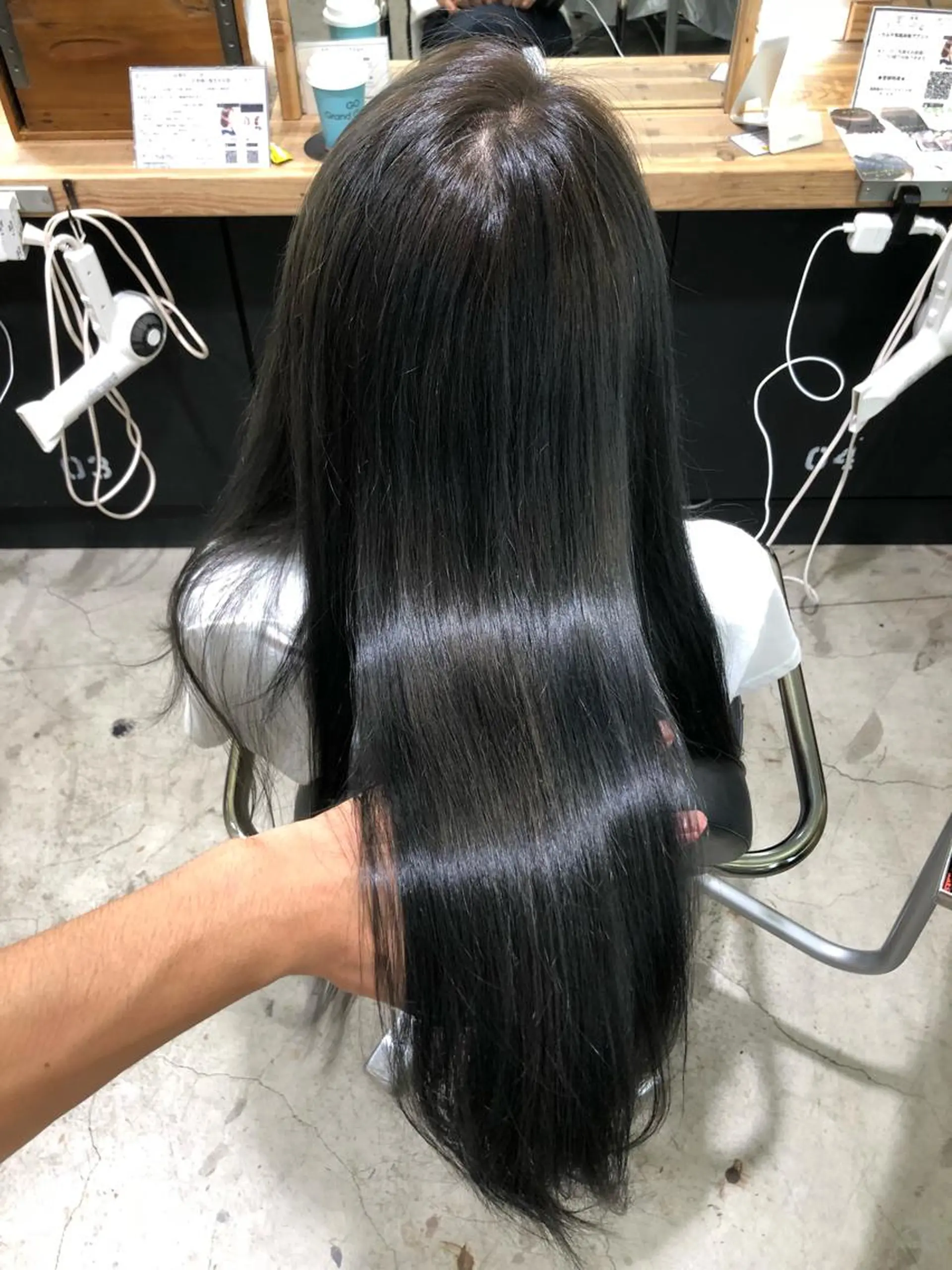 ロング カラー ブリーチ グレージュ ヘアカラー トリートメント 舘野 太嘉宏のヘアスタイル