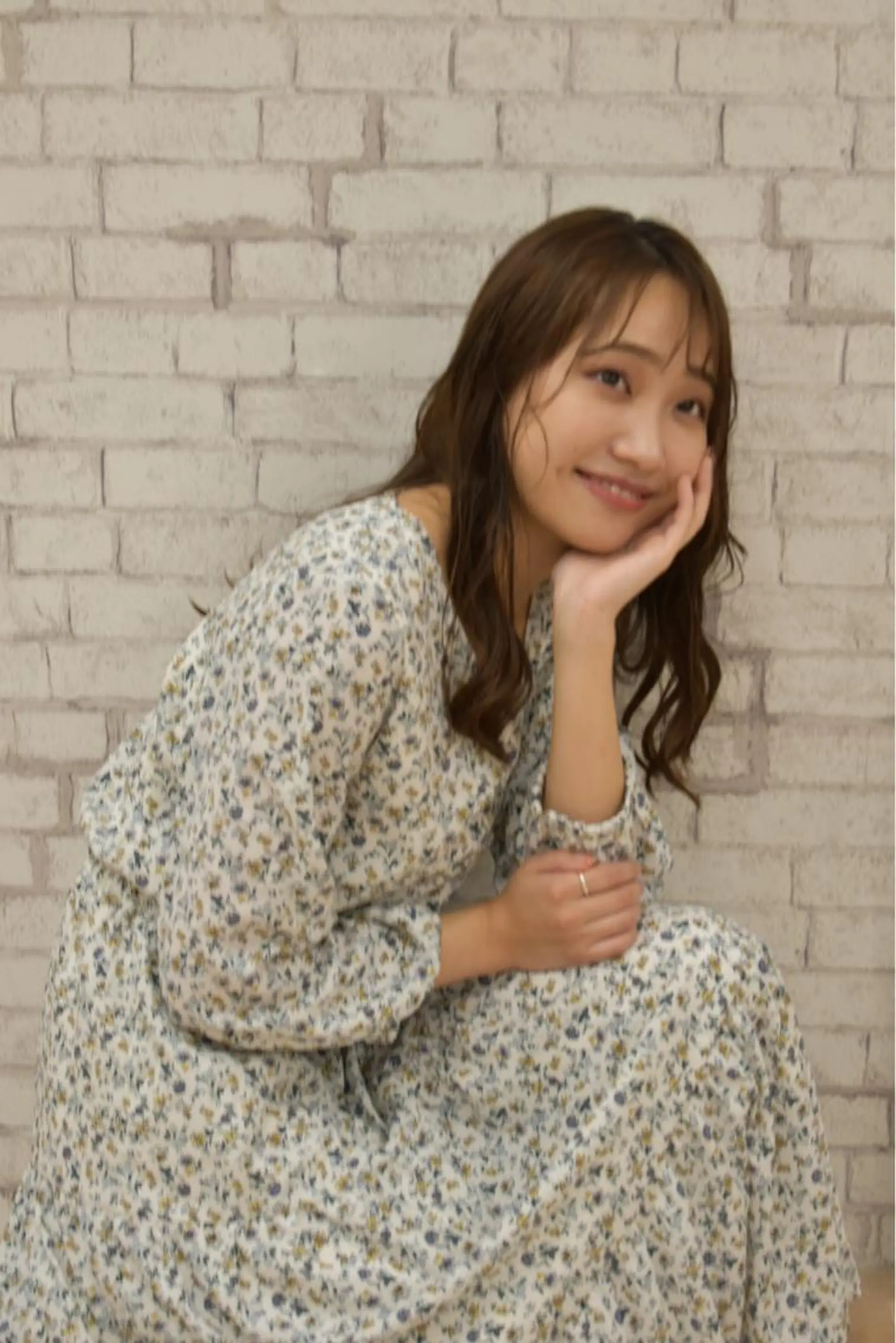 セミロング 髪質改善ayame 横山諒のヘアスタイル