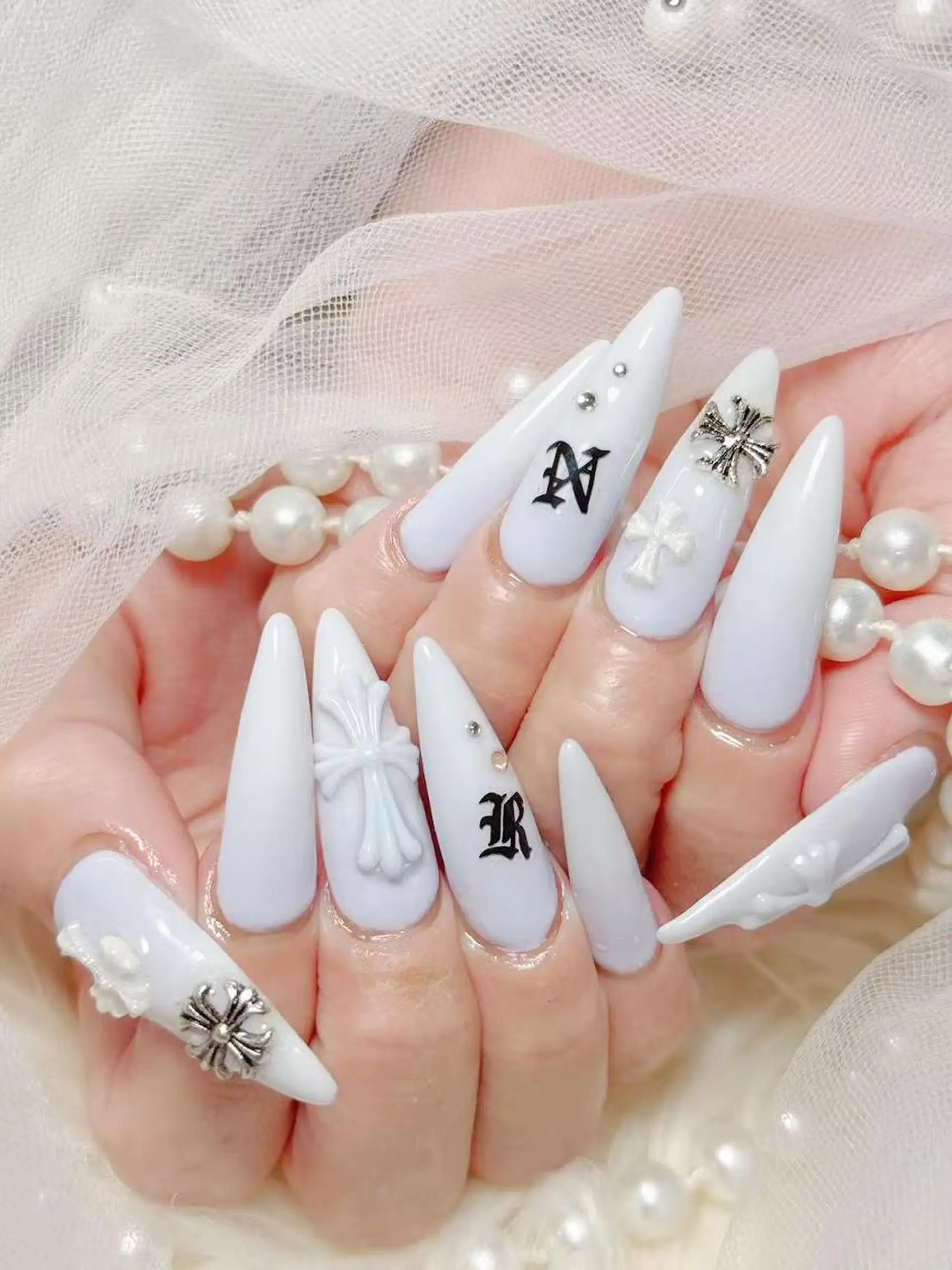 ネイル 長さ出し フットネイル フレンチネイル ジェルネイル マグネットネイル ハンドネイル Hanaai Salon新大久保店のネイルデザイン