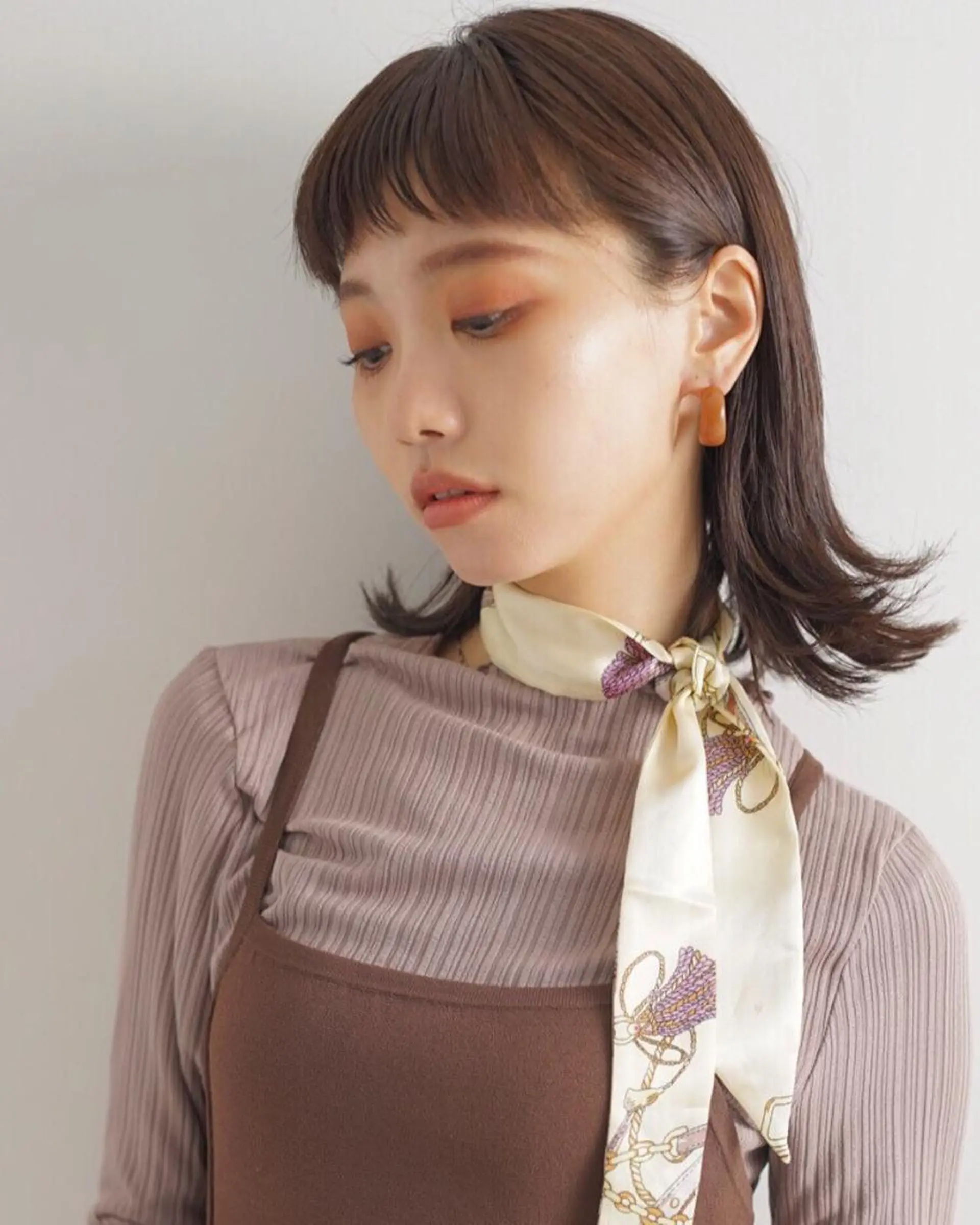 ミディアム カラー アッシュ ベージュカラー ボブ カット ヘアカラー トリートメント ウルフカット レイヤーカット上柿のヘアスタイル