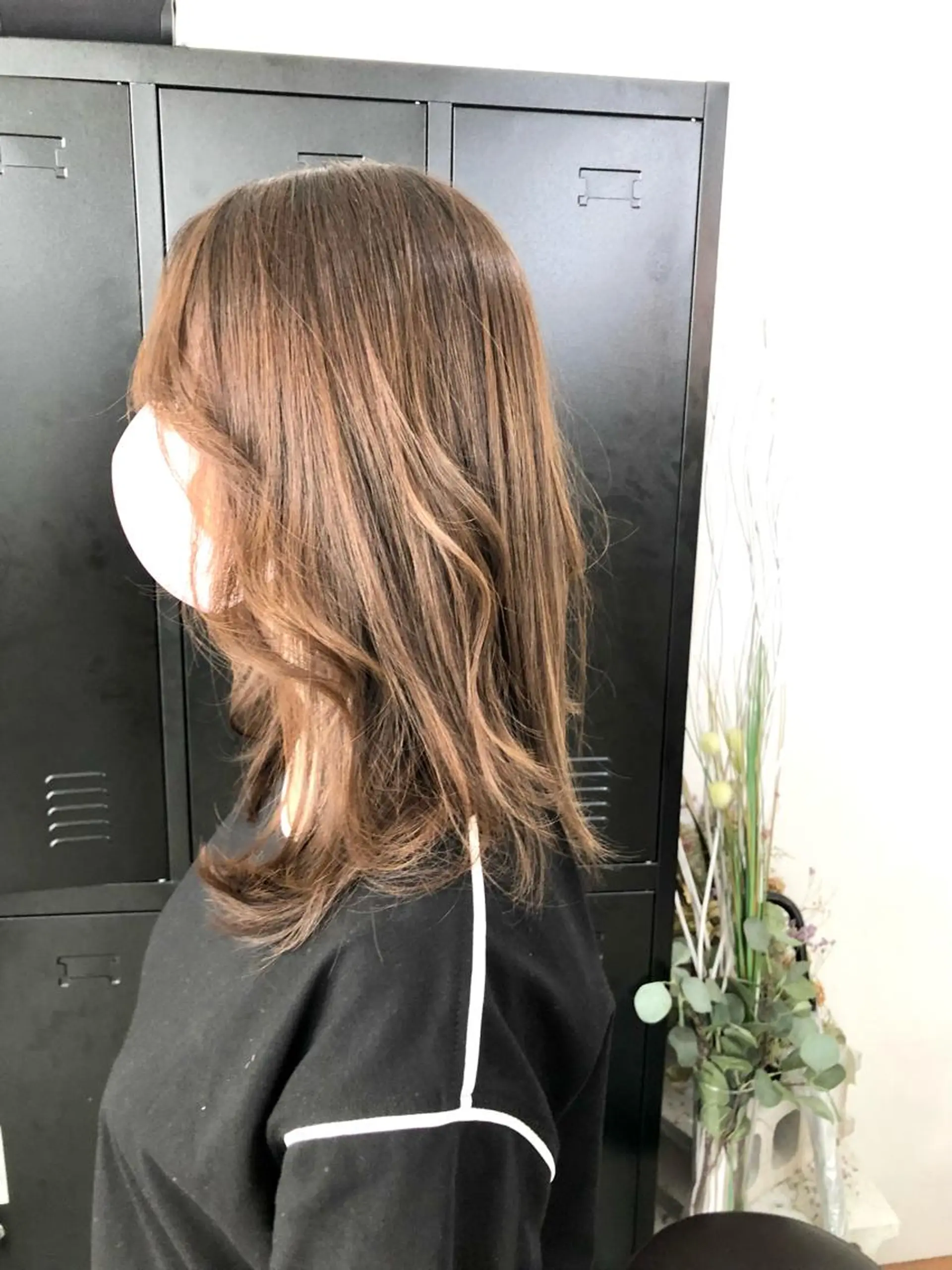 セミロング カラー ヘアアレンジ ネイル マツエク・マツパ アディクシーカラー バレイヤージュ ミストバング ベージュカラー ブリーチ エビスザキレン／メン ズ／心斎橋🌳のヘアスタイル