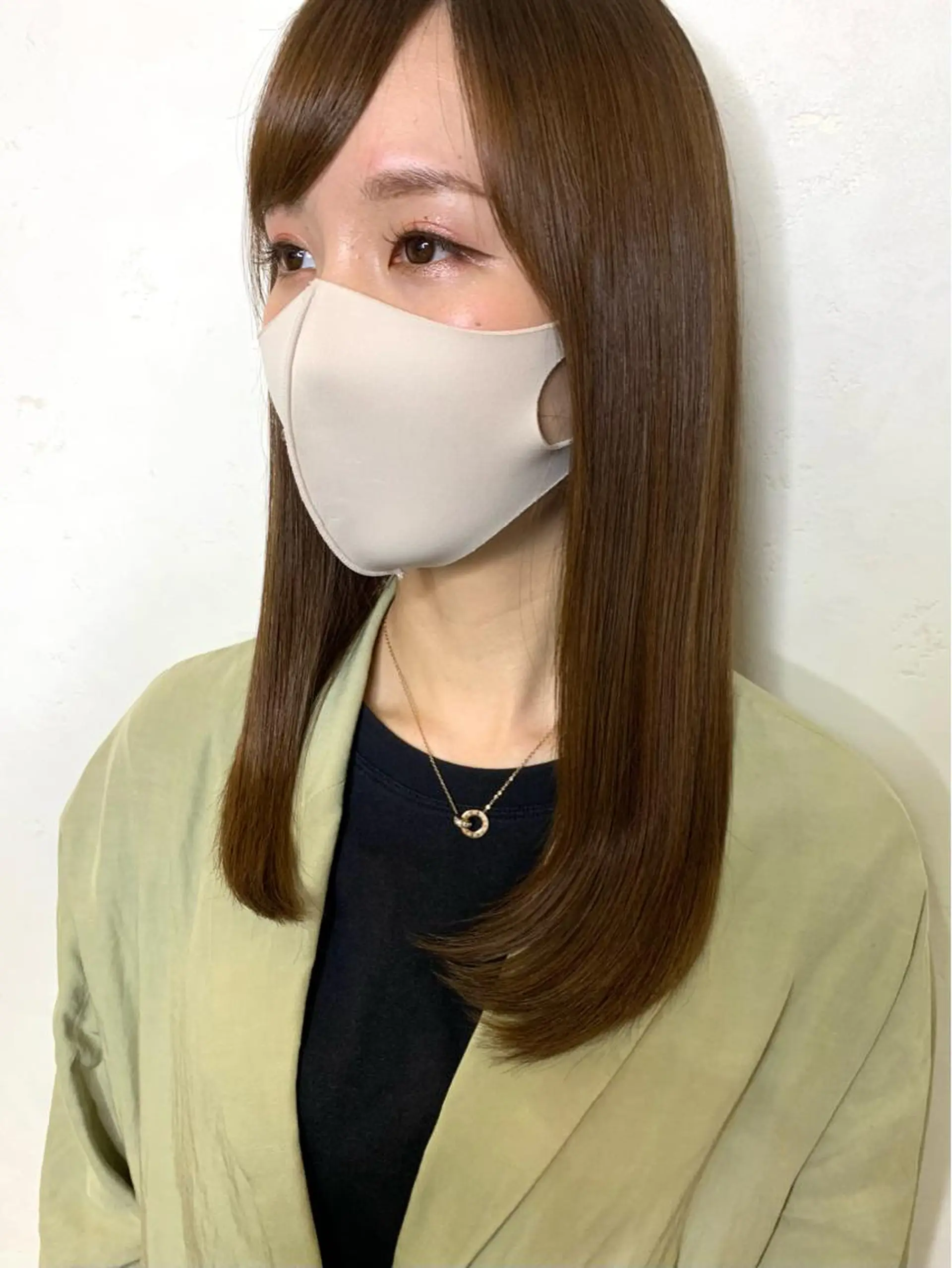 ミディアム カラー ベージュカラー 黒髪 ブリーチ ブルーカラー ブルーブラック カット 縮毛矯正 トリートメント オリーブカラー 特化　　kaiのヘアスタイル