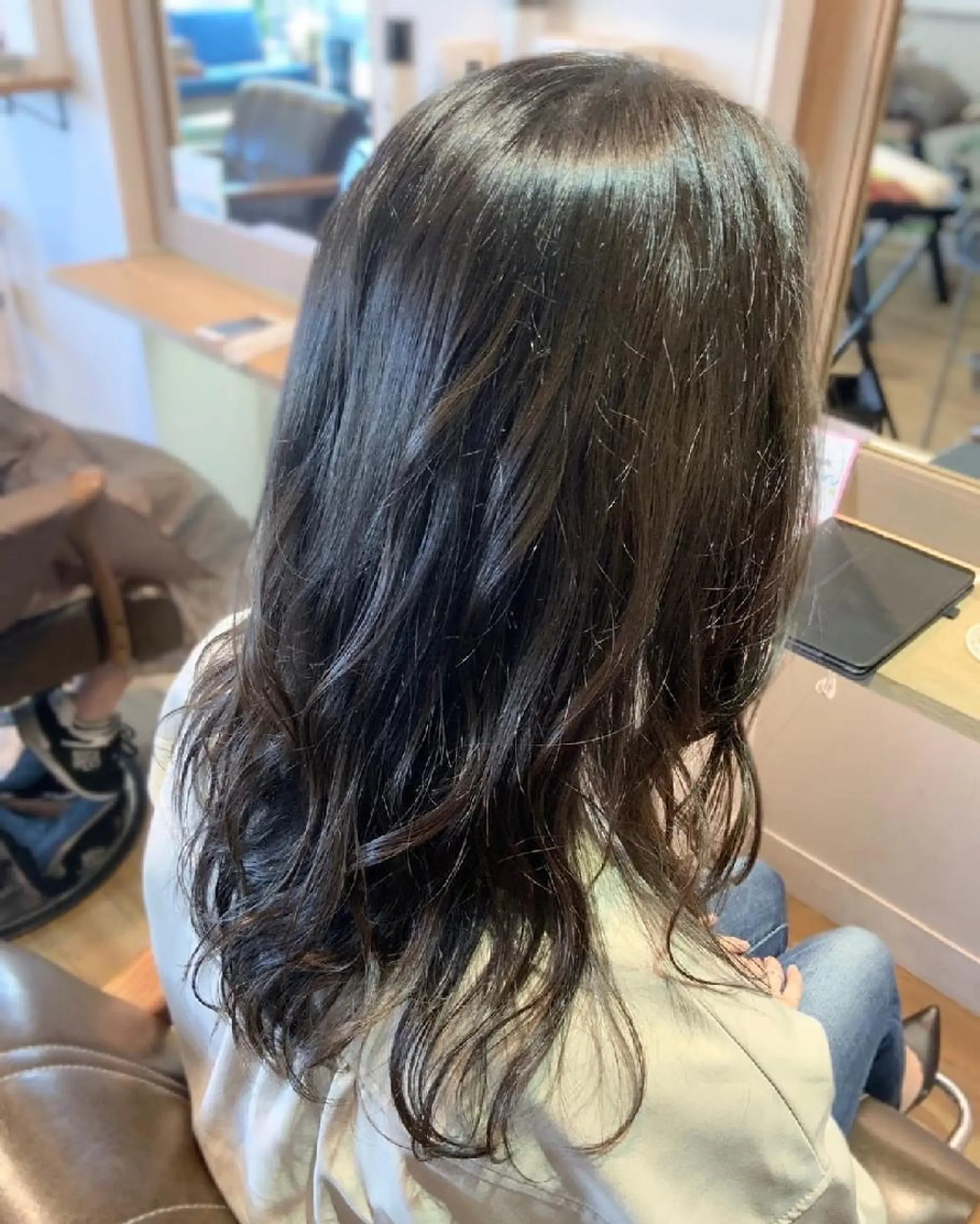 カラー アッシュ アッシュグレー ヘアカラー トリートメント 堀 望美のヘアスタイル