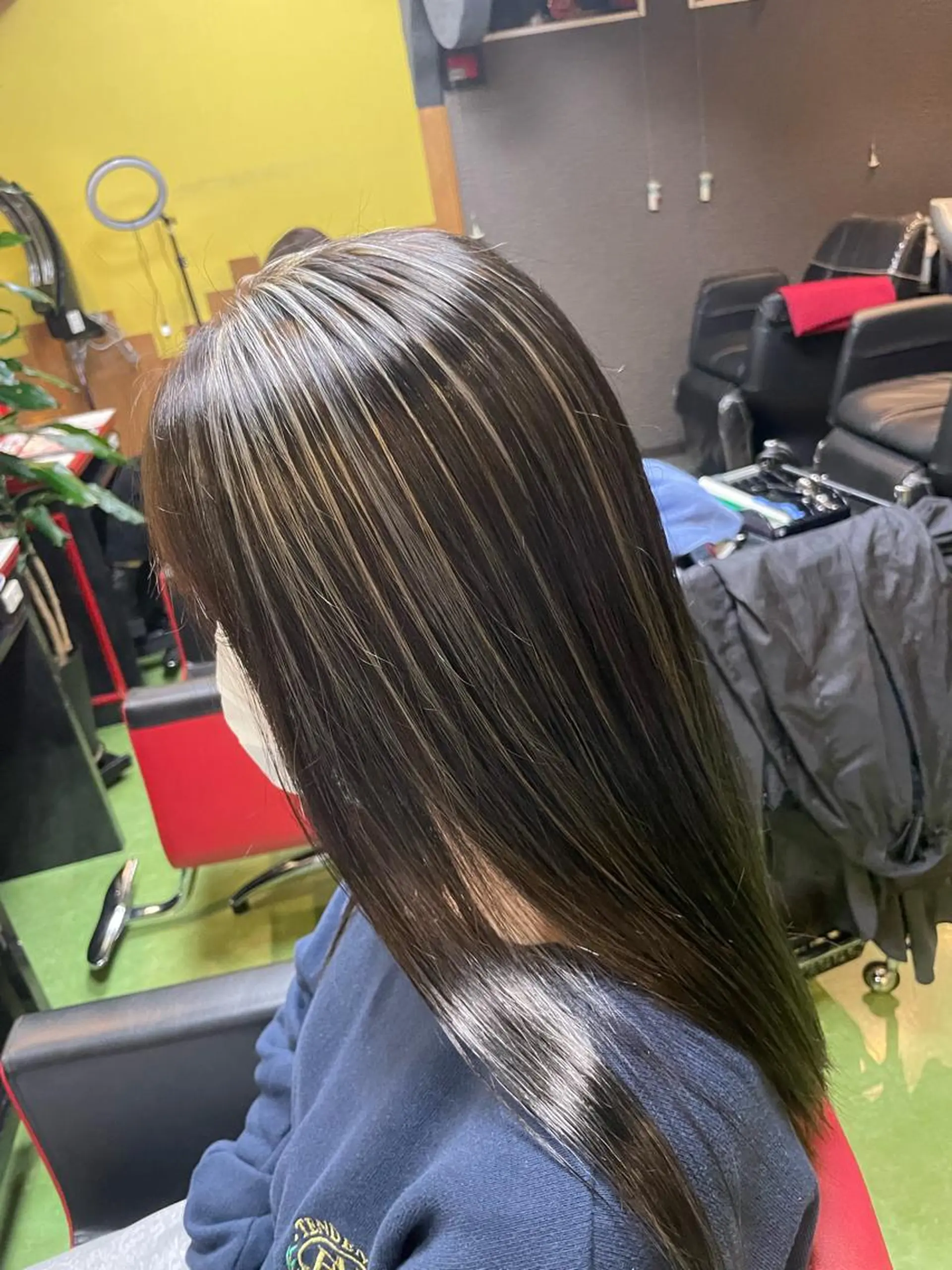 ロング 外国人風カラー ハイライト トリートメント デザインカラー🏝️ 須賀汐音のヘアスタイル