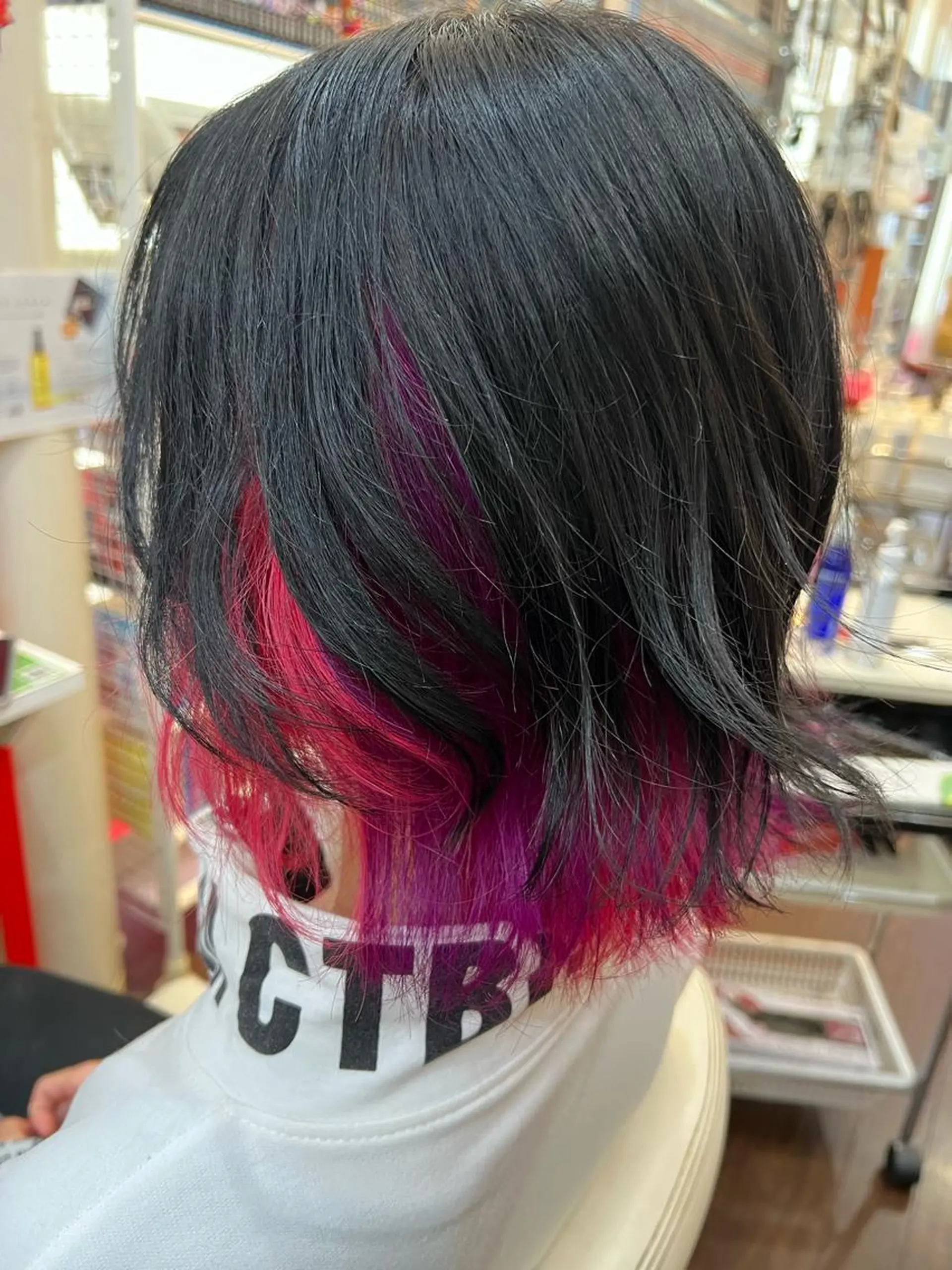 ショート カラー ピンクカラー パープルカラー ヘアカラー まさき✂︎ブリーチ／ デザインカラーのヘアスタイル