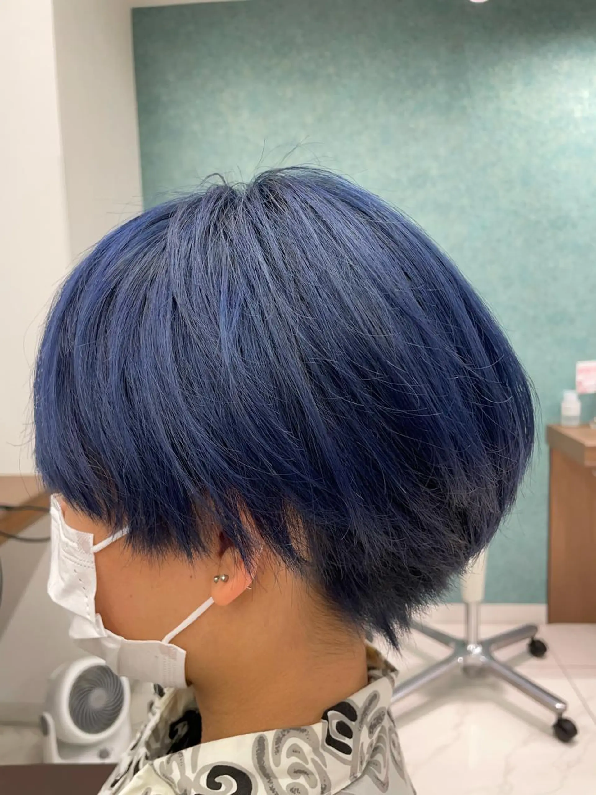 カラー 渡部凌我 小顔ウルフ ハイトーンカラーのヘアスタイル