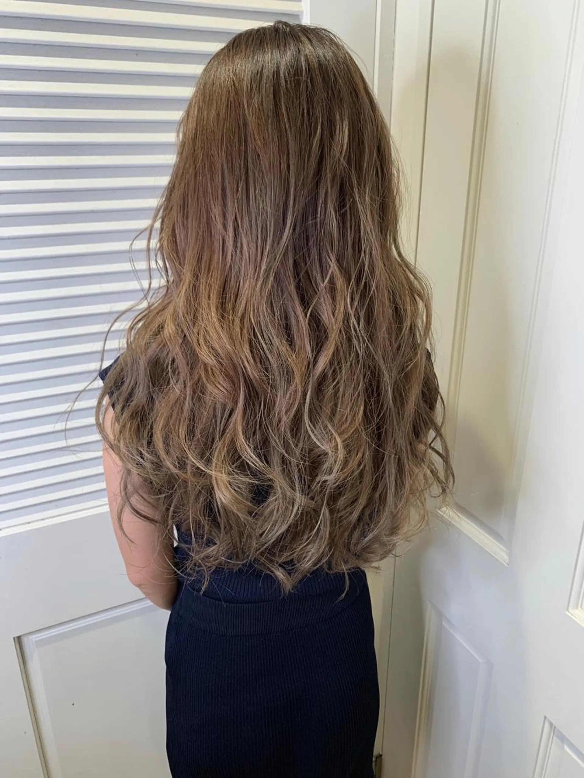 ロング アッシュ ハイライト ヘアカラー トリートメント 渋谷ハイトーン/ デザインカラー阿部のヘアスタイル