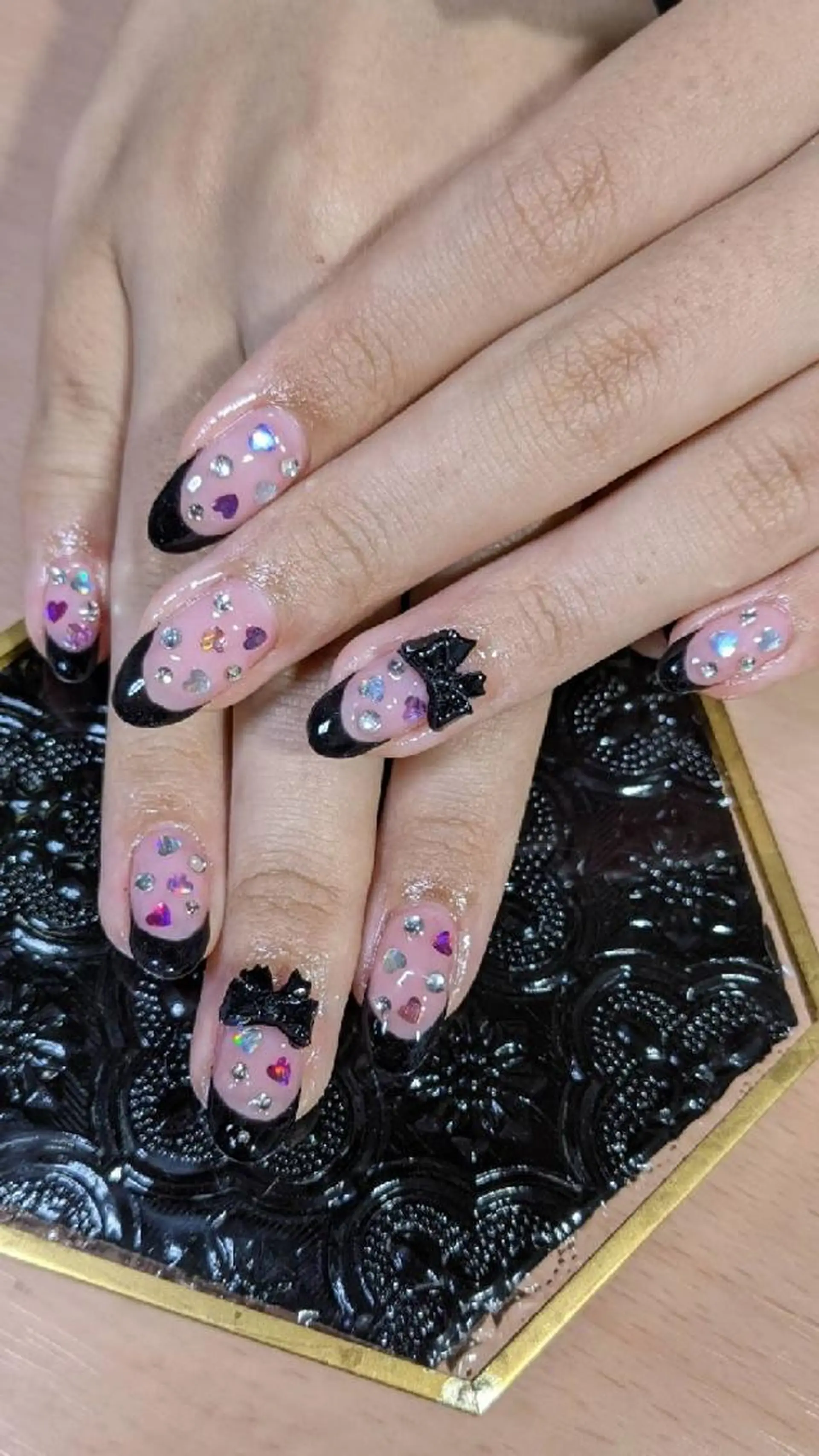 ネイル フレンチネイル ハート リボン フラワー ムーンのネイルデザイン