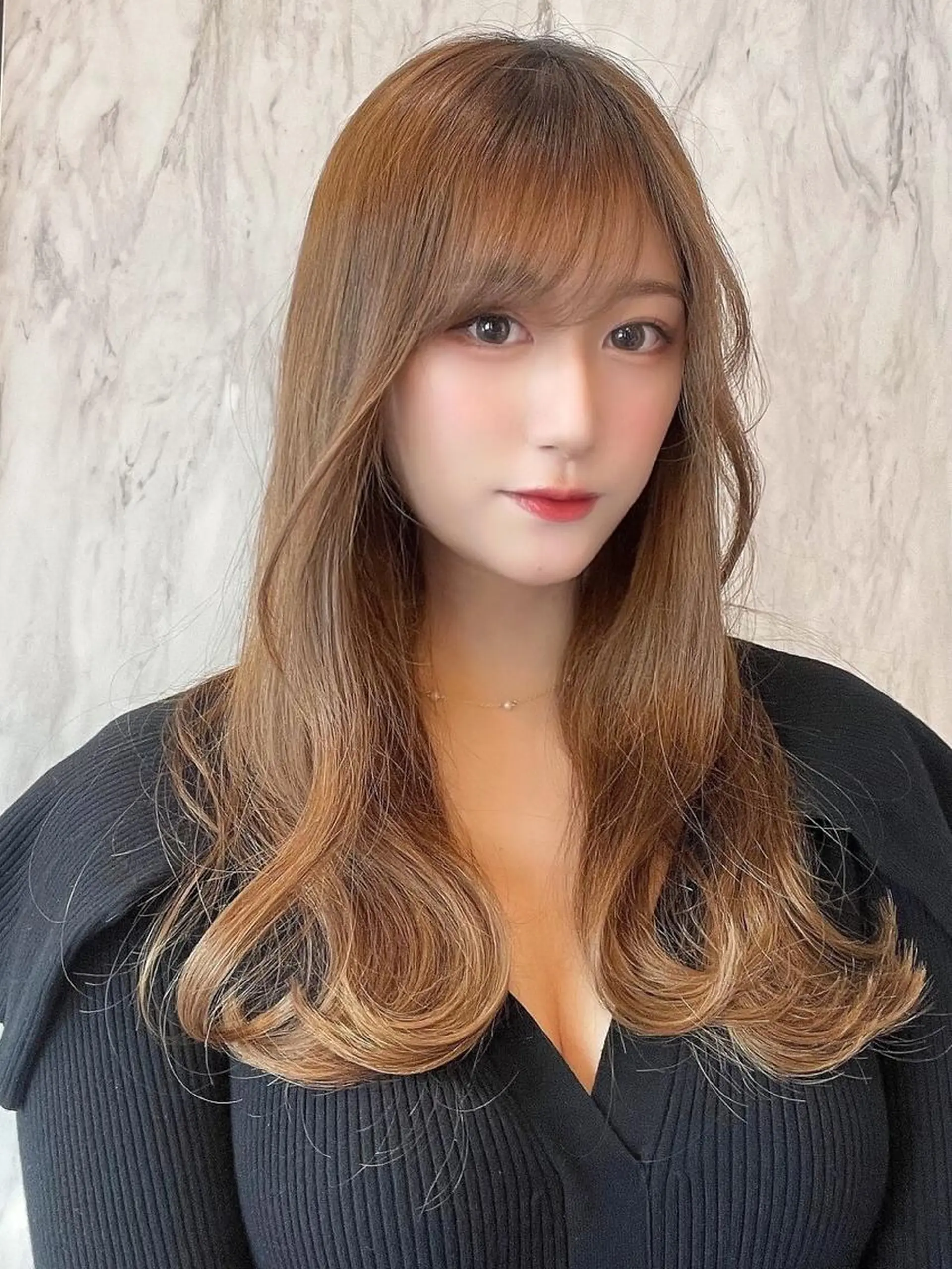 セミロング ボブ くびれヘア エギョモリ エクステ 顔まわりレイヤー 新宿/韓国レイヤー 髪質改善カラー/角所のヘアスタイル