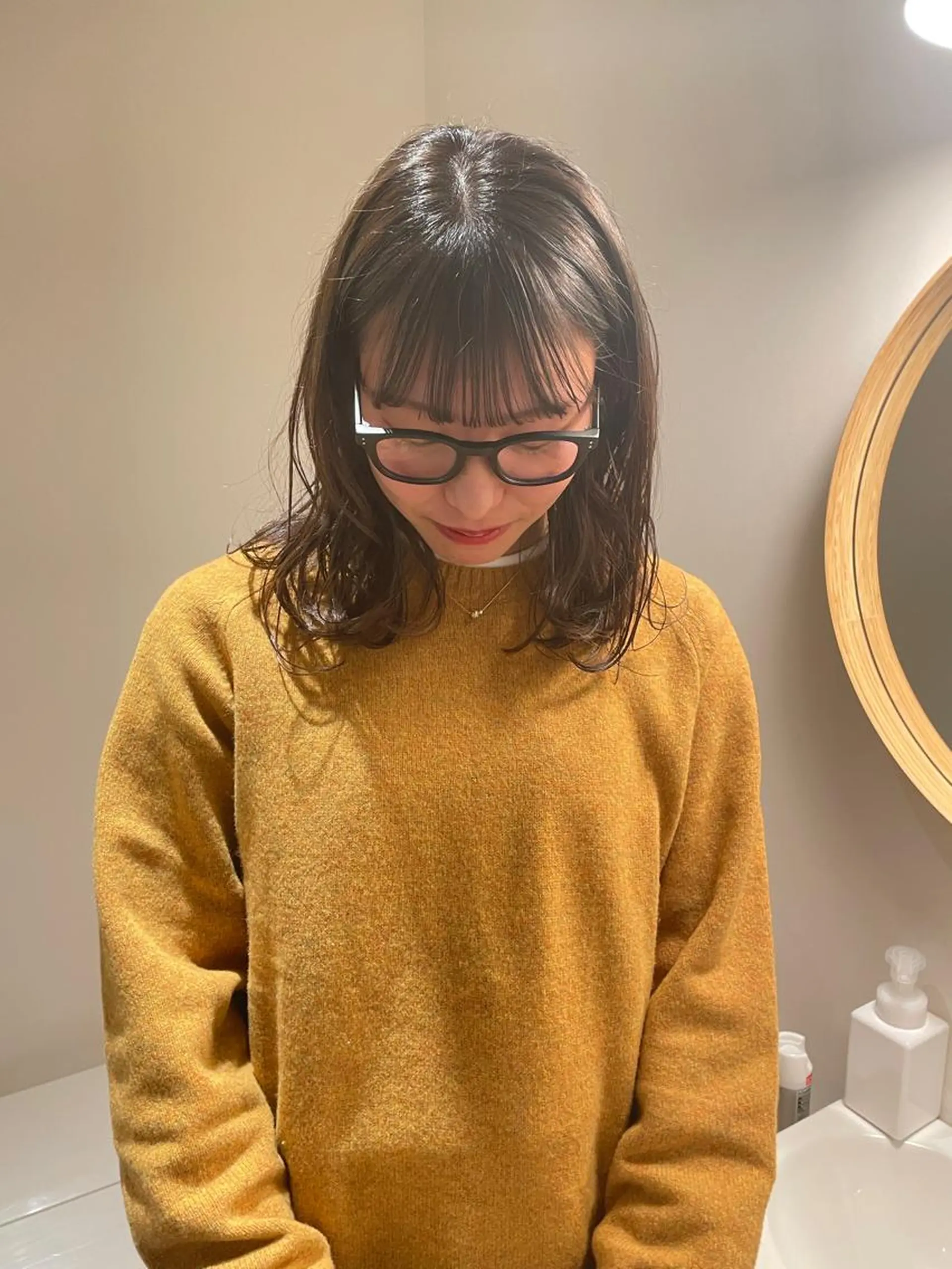 ミディアム カラー パーマ 津葉井 麗奈のヘアスタイル