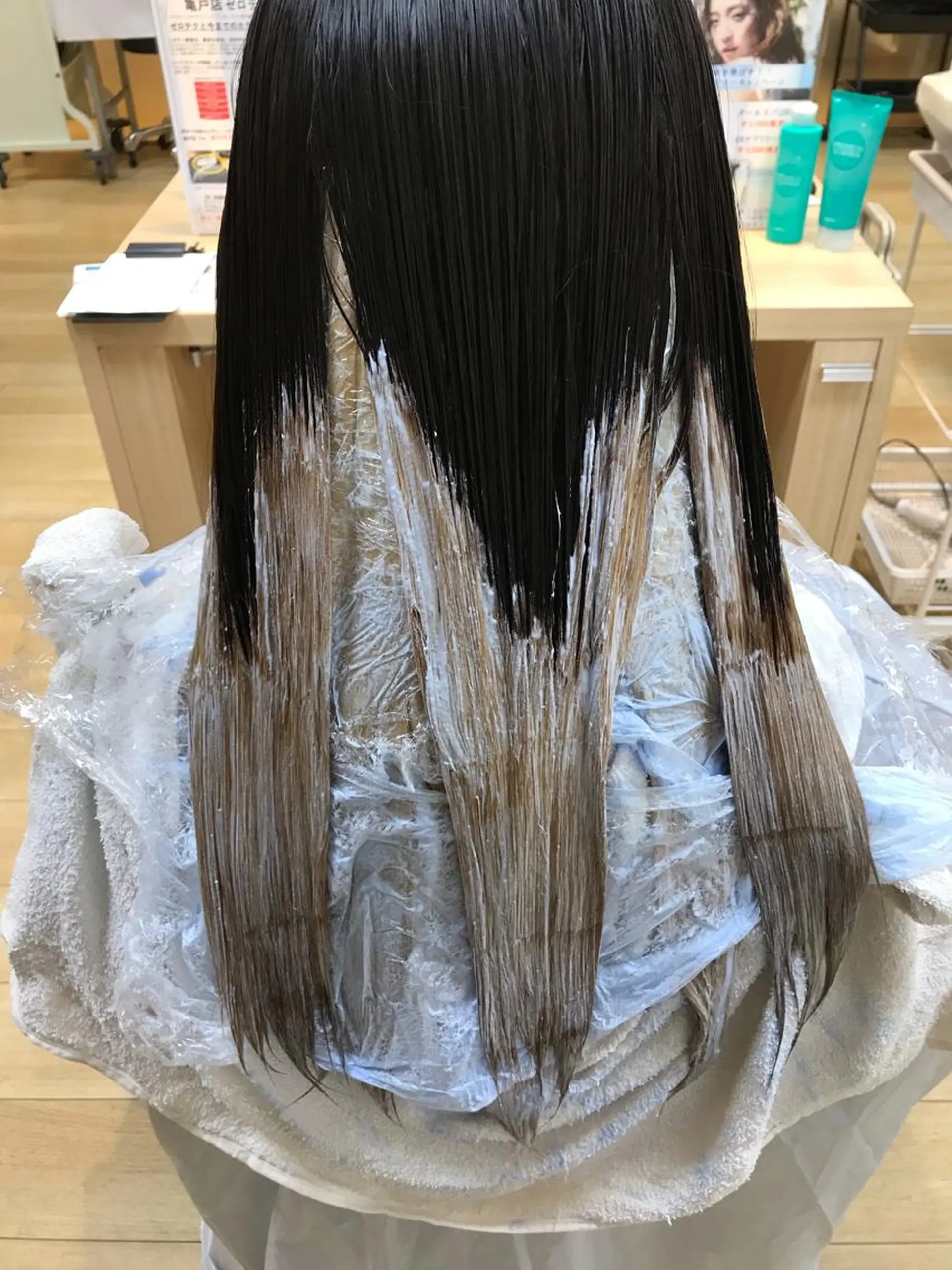 セミロング レイヤーカット 大山 晃介のヘアスタイル