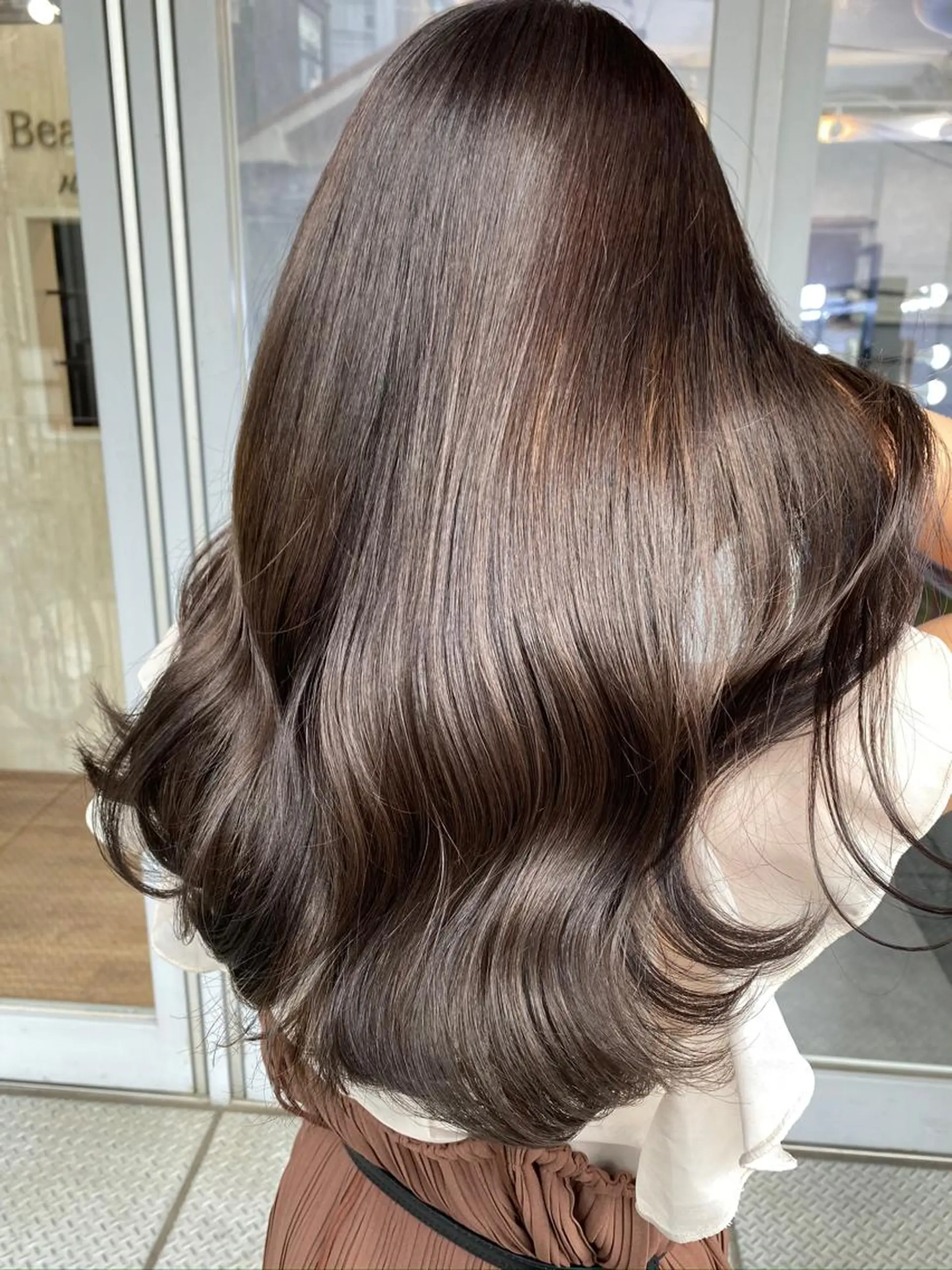 ロング カラー ヘアアレンジ 結婚式・ブライダル アッシュ アッシュブラウン バレイヤージュ ベージュカラー カット ヘアカラー トリートメント 韓国風×透明感カラー 髪質改善オタベシンヤのヘアスタイル