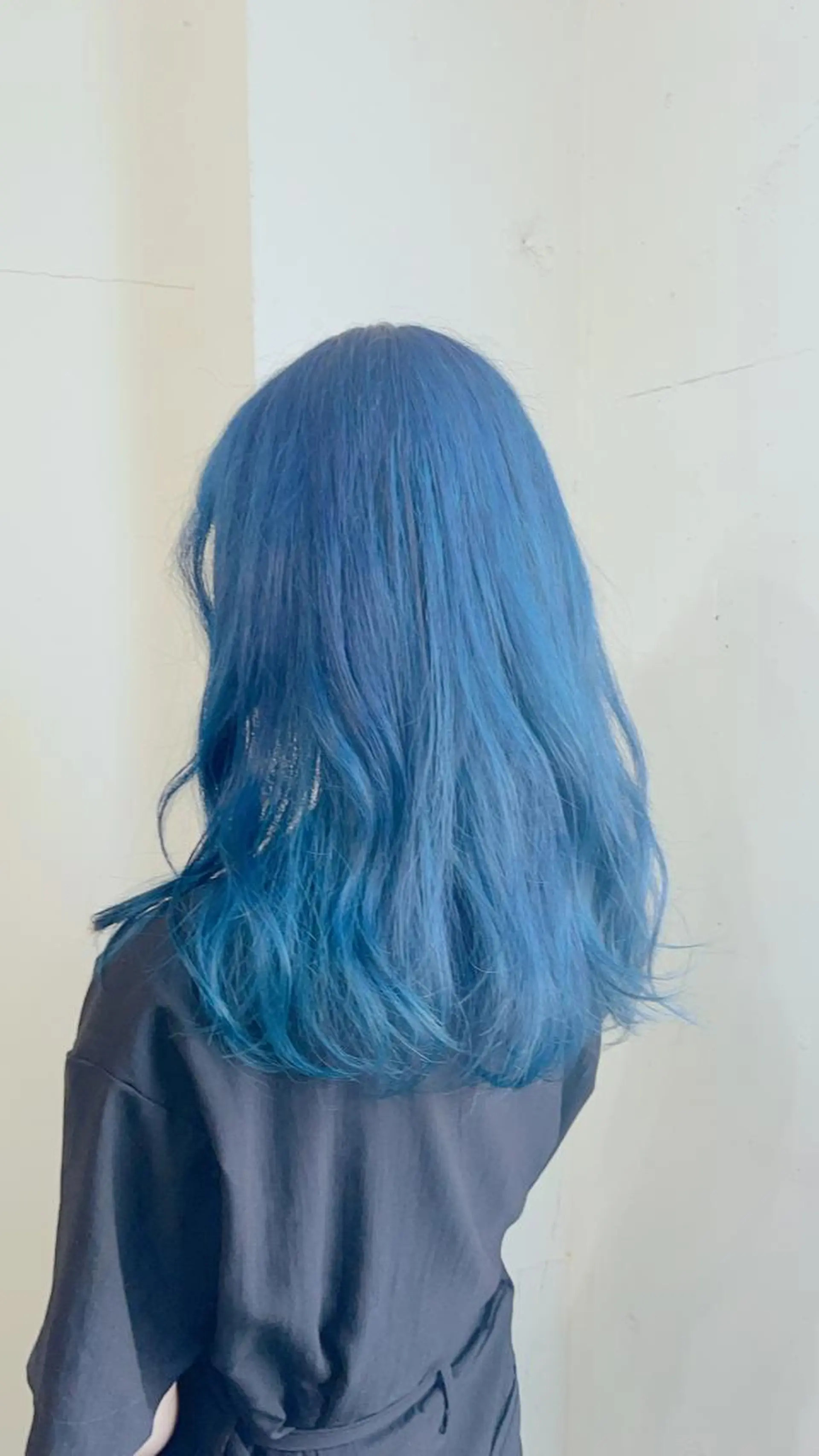 セミロング カラー アクアカラー ブルーカラー Hitotose代表 中島和樹のヘアスタイル
