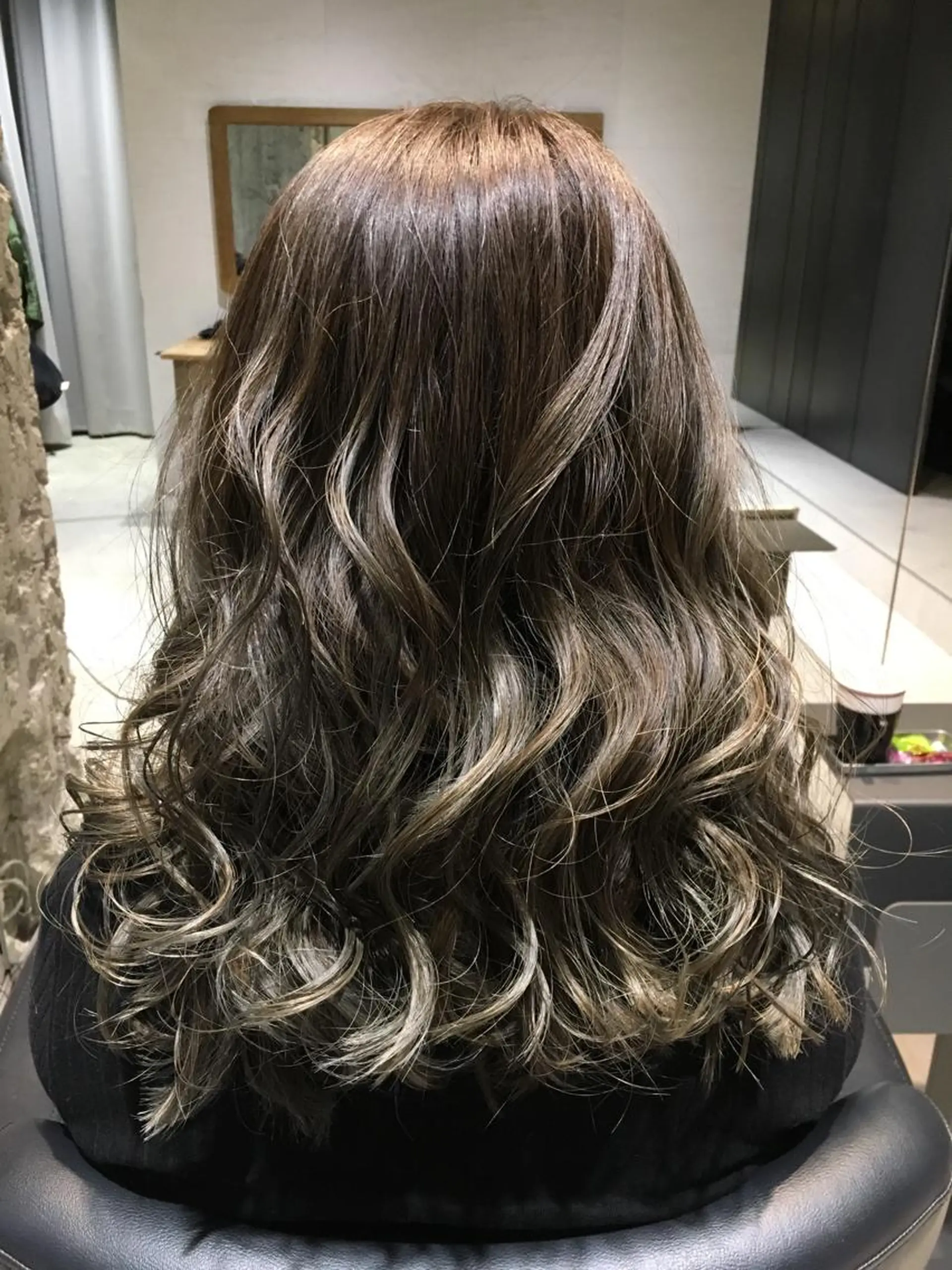 ミディアム カラー ブルーカラー 透明感カラー イルミナカラー ラベンダーカラー カット ヘアカラー トリートメント 髪質改善ULTOWA ✨松井 美幸のヘアスタイル