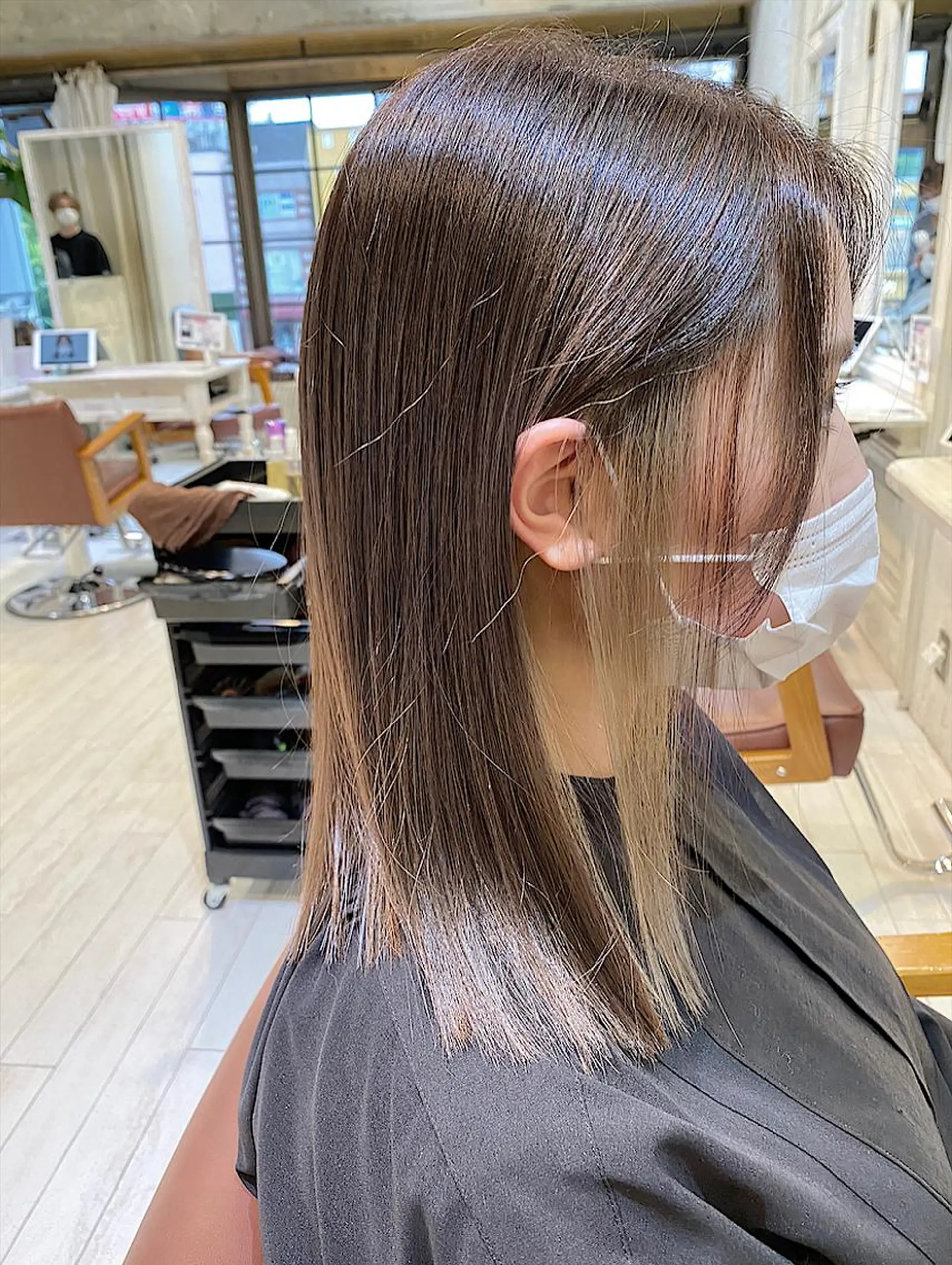 セミロング カラー ブリーチ koheiのヘアスタイル