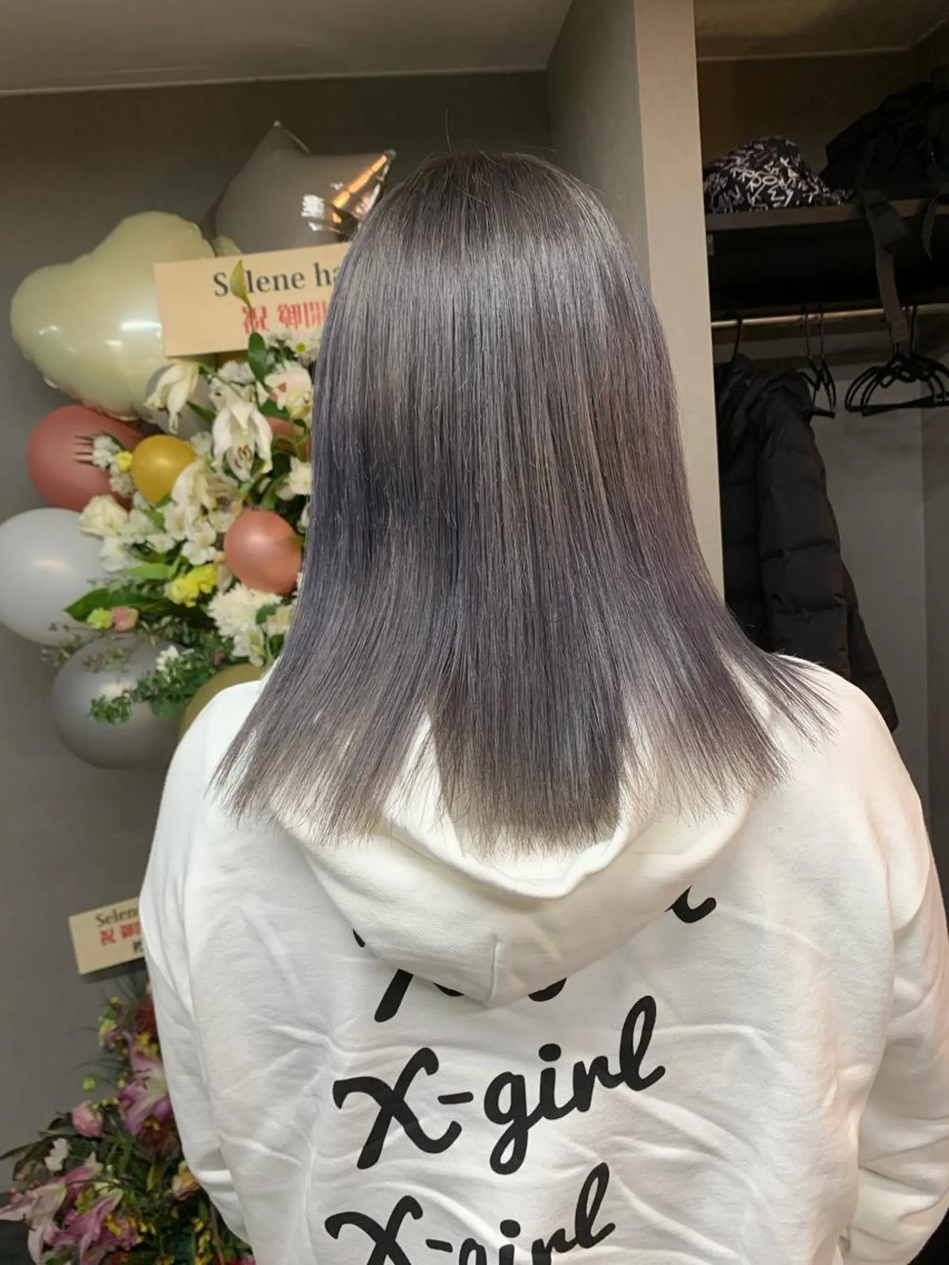 セミロング アッシュ ハイライト レイヤーカット ヘアカラー Selene hair OSAKAのヘアスタイル