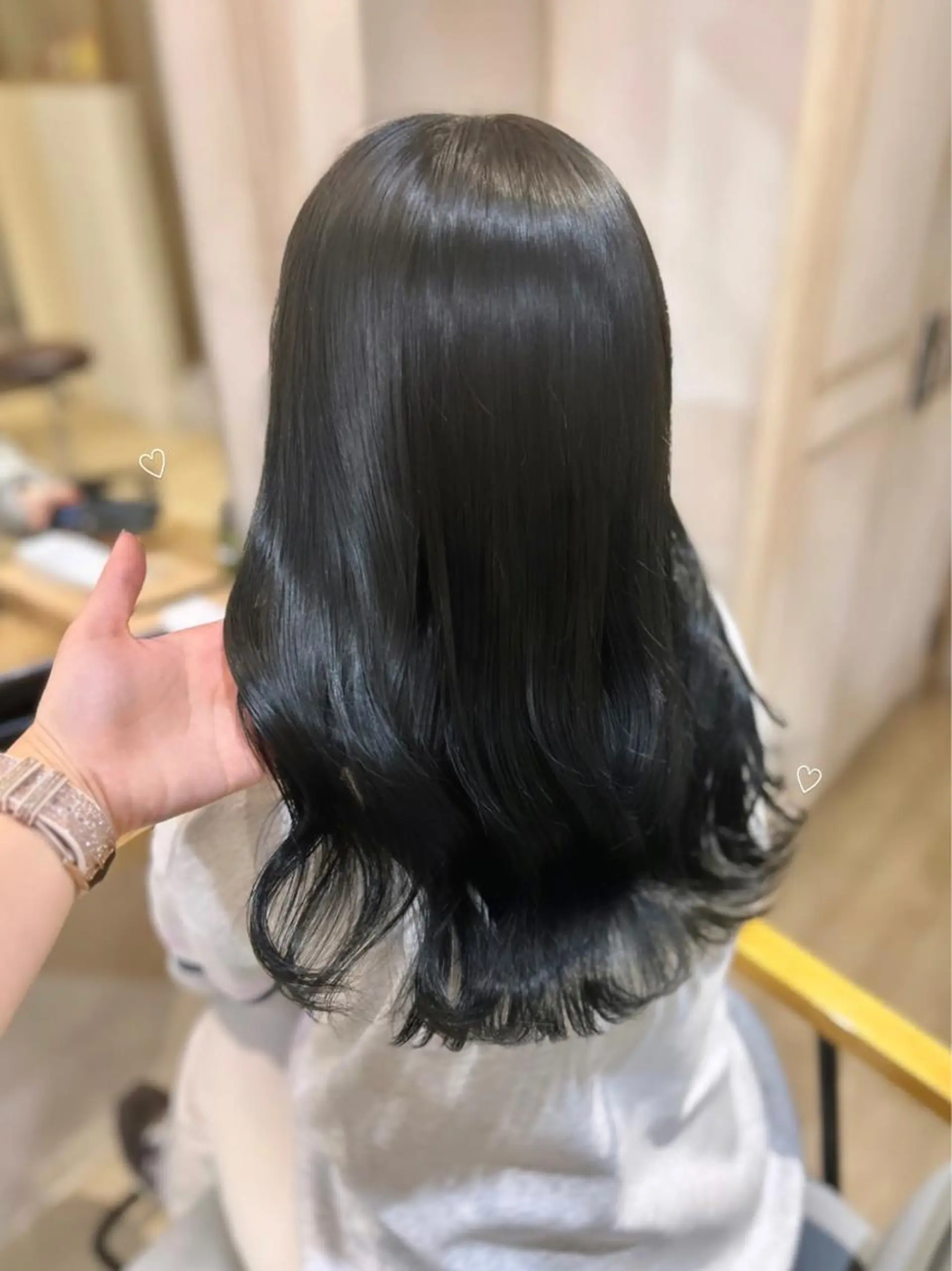 ミディアム 💞艶モテ髪✨ MOENA💞のヘアスタイル