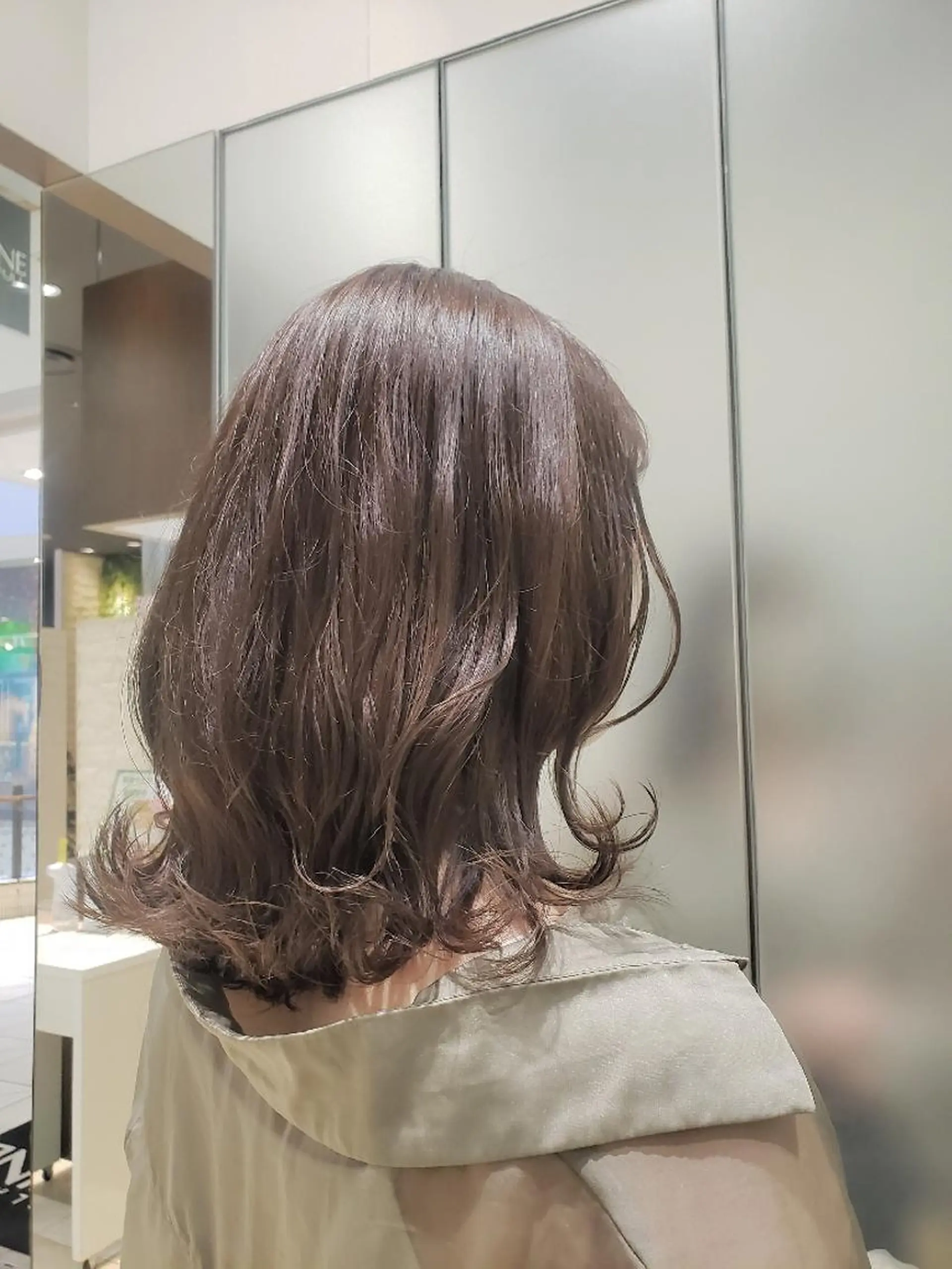 ミディアム カラー ヘアカラー Koharu 髪質改善カラーのヘアスタイル
