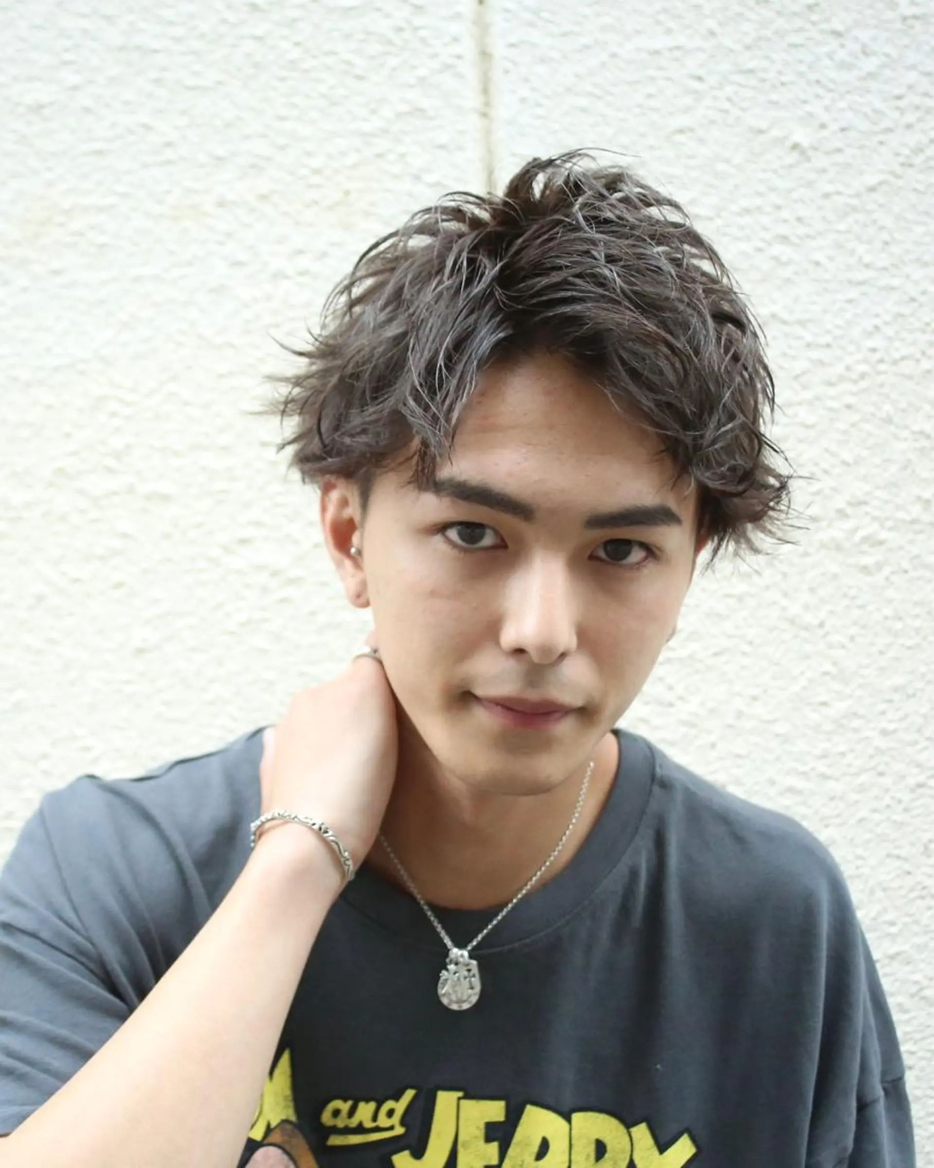 ショート カラー パーマ ヘアアレンジ メンズ アップバング メンズブリーチ センターパート ダウンパーマ フェードカット 【メンズヘアの匠】 タニ　心斎橋　アメ村のヘアスタイル