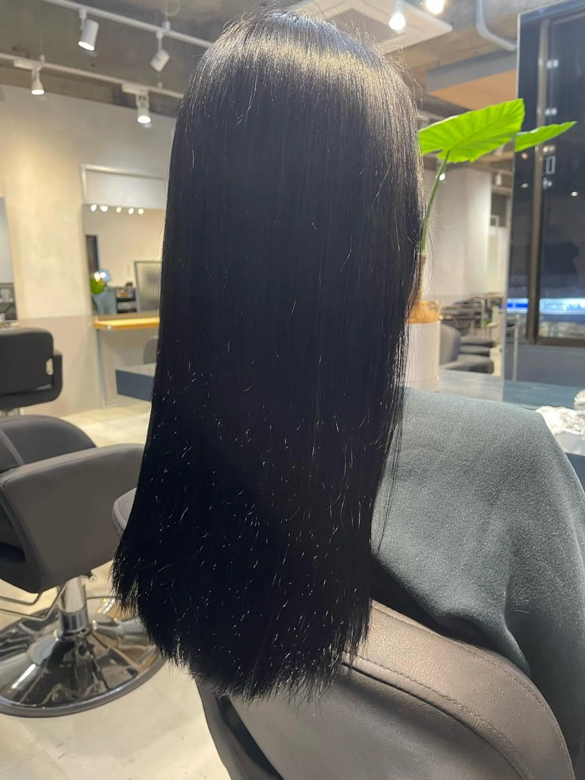 セミロング カラー 🌿新木 彩加🌿のヘアスタイル