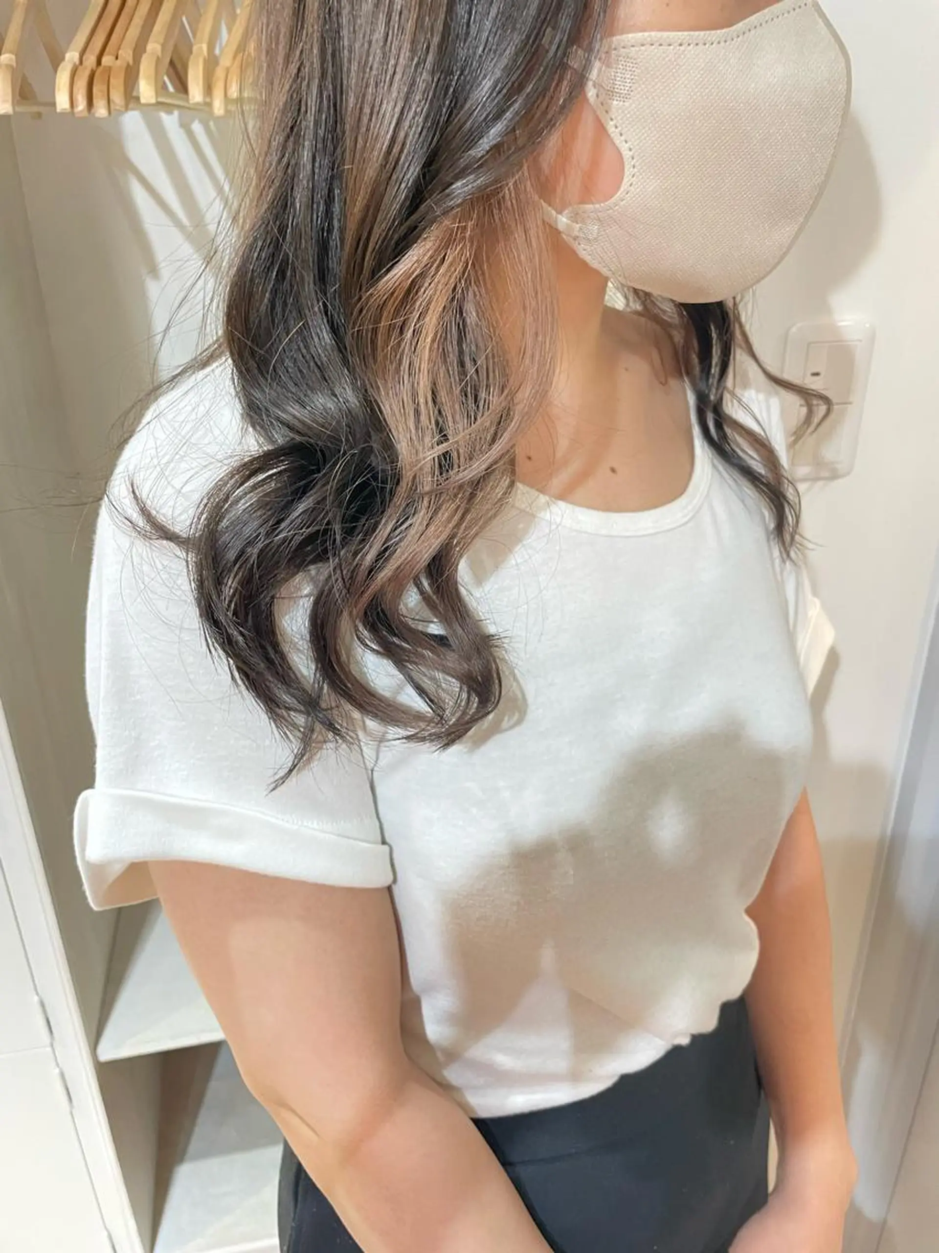 セミロング カラー FLAWEN.所属・akane .のヘアスタイル