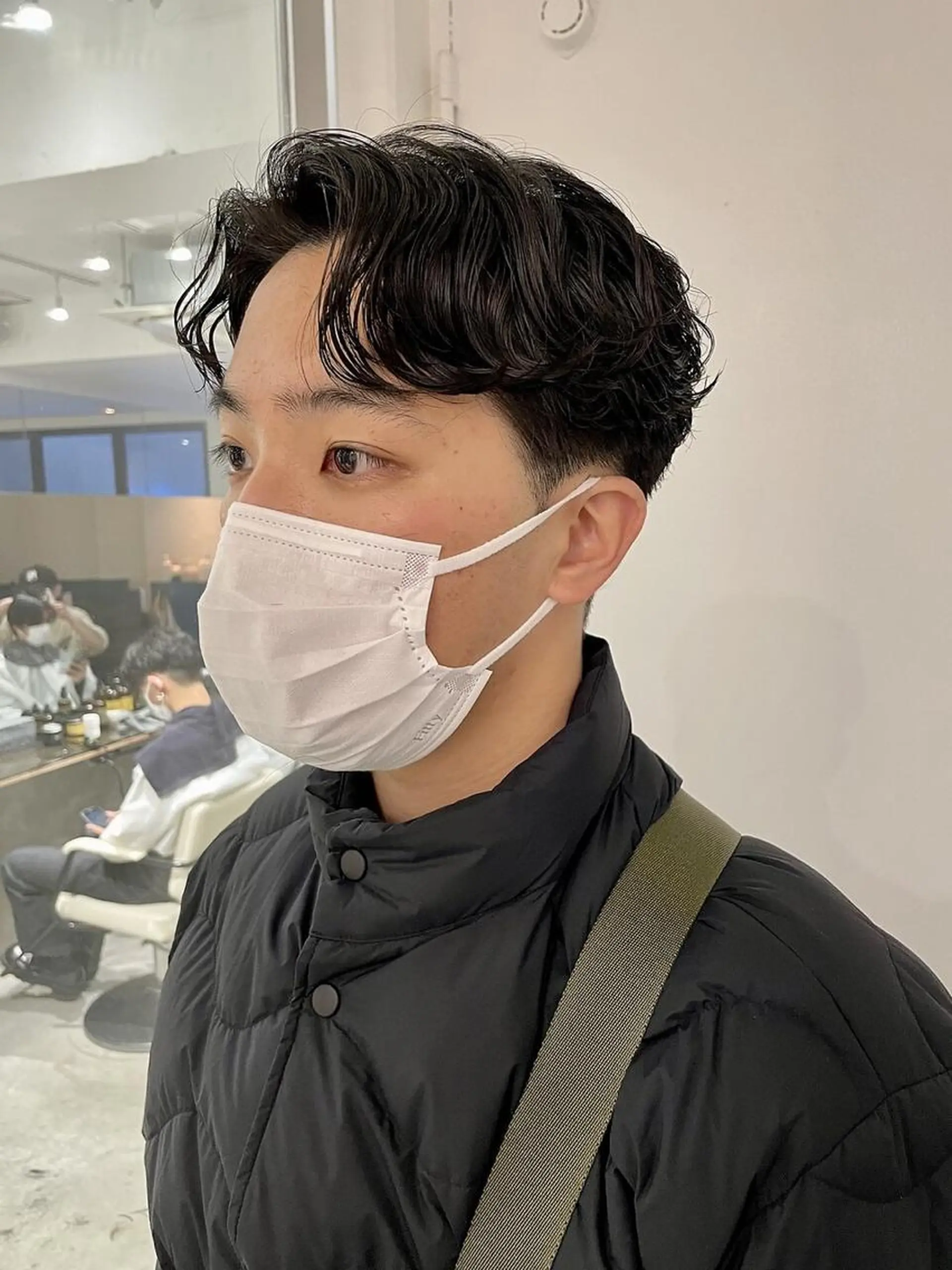 ショート カラー パーマ ヘアアレンジ メンズ メンズバレイヤージュ メンズブリーチ センターパート フェードカット メンズハイライト ハイトーン/レイヤー 🌸さくらのヘアスタイル