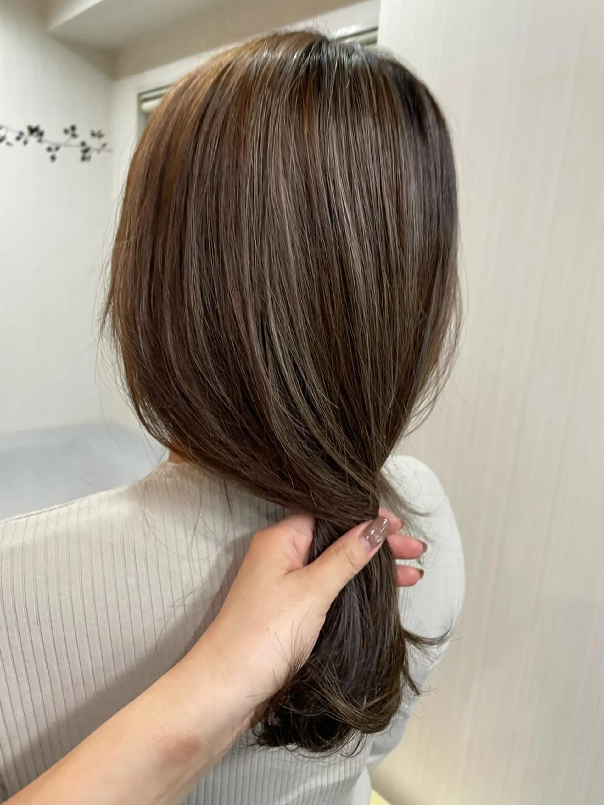 セミロング カラー ハイライトカラー ハイライト Merlyosaka 早川未来のヘアスタイル