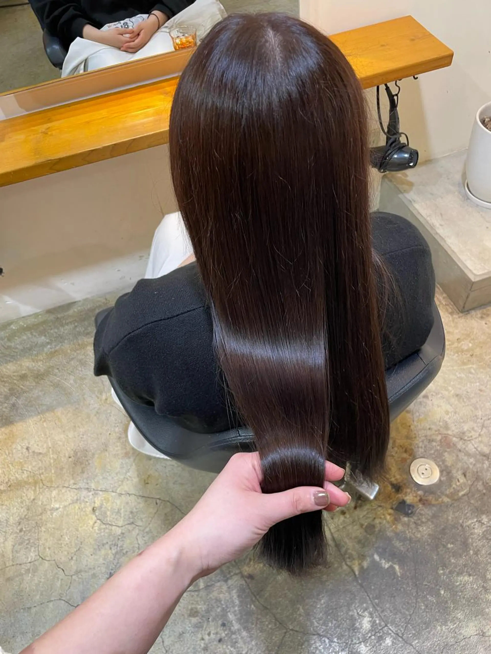 ロング カラー グレージュ ラベンダーカラー ラベンダーグレージュ ラベンダーグレー カット ヘアカラー トリートメント MIOベージュカラー 柔らかいカラーのヘアスタイル