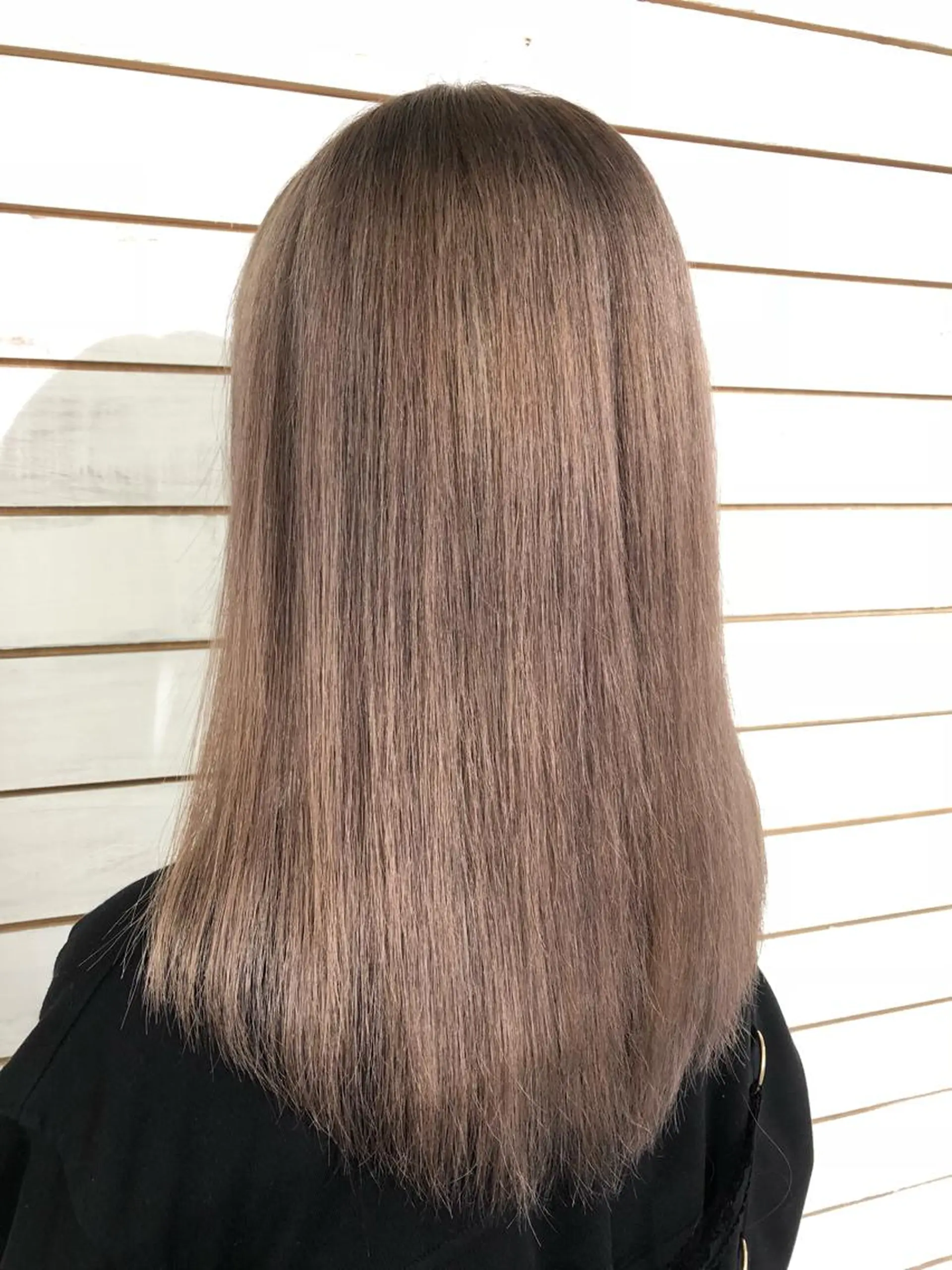 セミロング カラー ベージュカラー ミルクティーベージュ 🧡艶髪ちゅるん髪 🫧🧡YUKI❄️のヘアスタイル