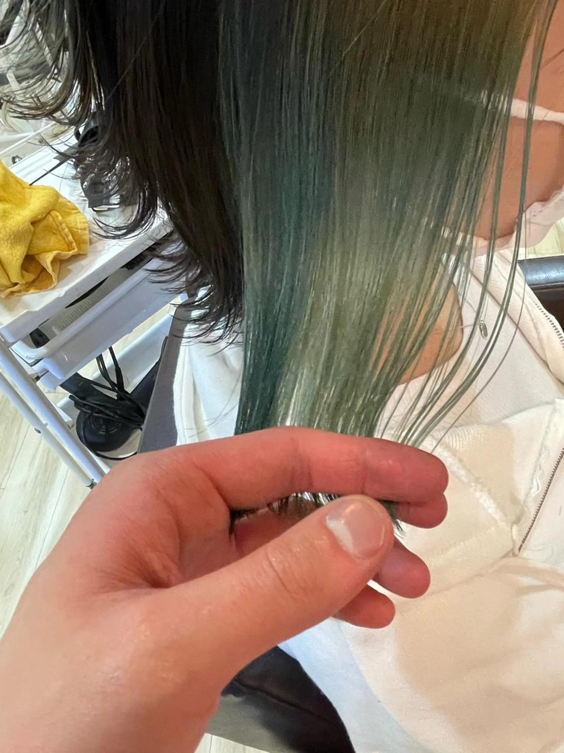 ミディアム カラー 🌈派手髪ハイトーン 🌈鈴木亮太🌈のヘアスタイル