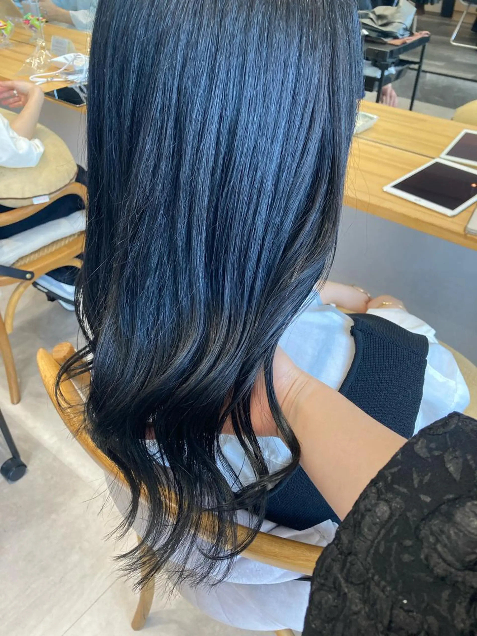 セミロング ヘアカラー トリートメント ✨色持ちの良い艶 カラー✨蟹江真世のヘアスタイル