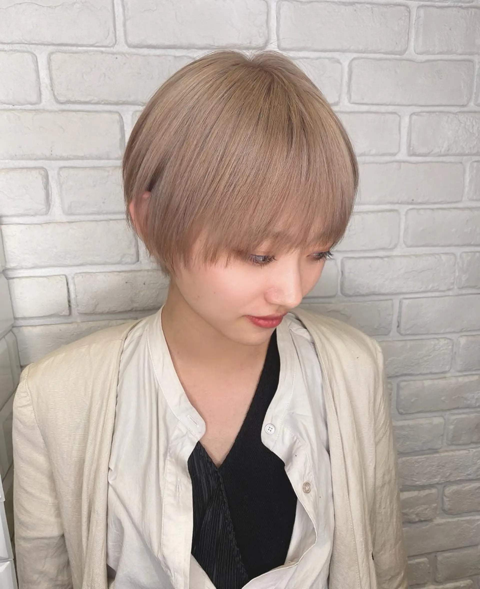ショート カラー 森本 笑のヘアスタイル