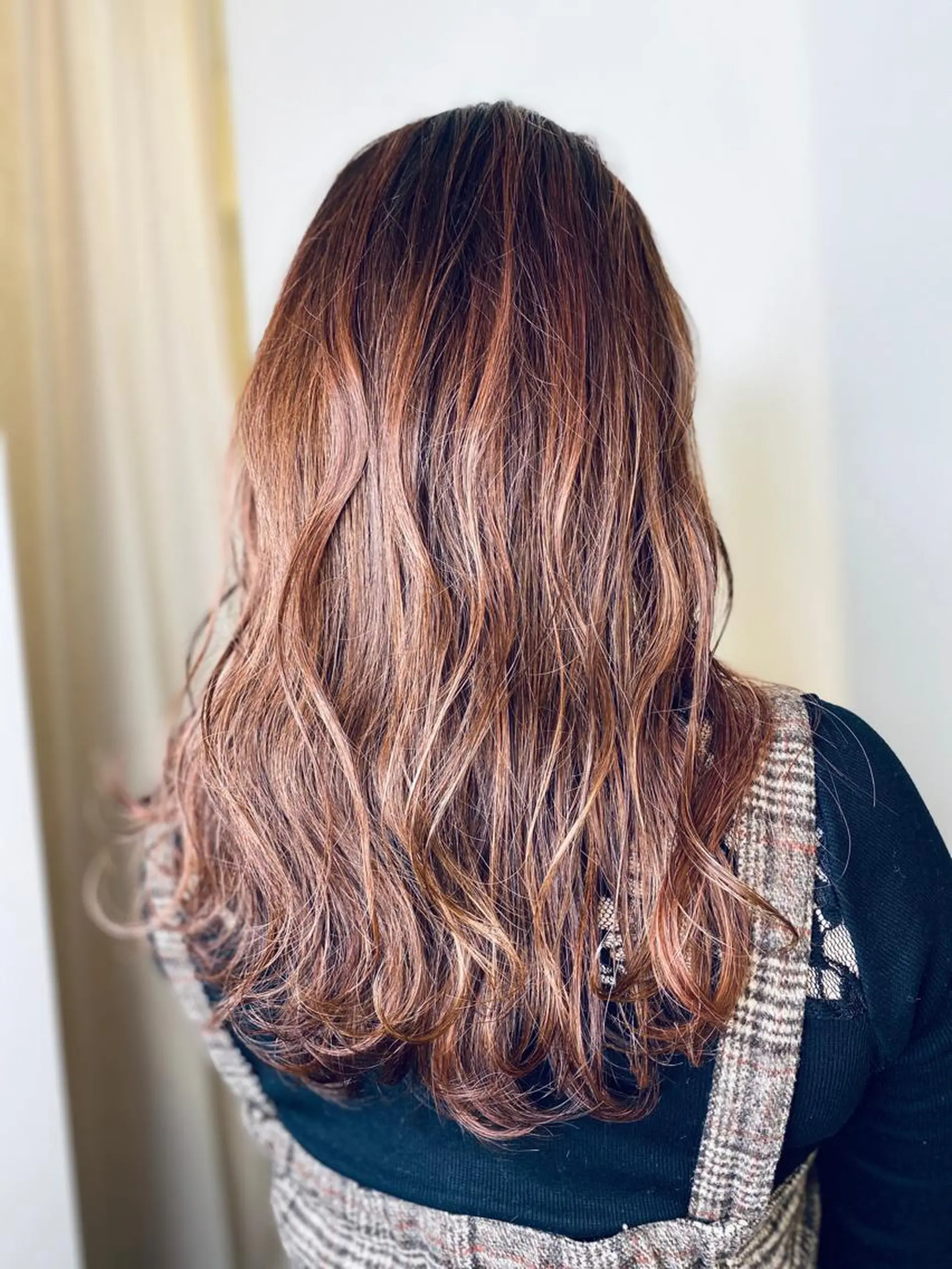 ロング カラー ハイライトカラー ピンクカラー ハイライト 新宿三丁目 田中美由紀のヘアスタイル