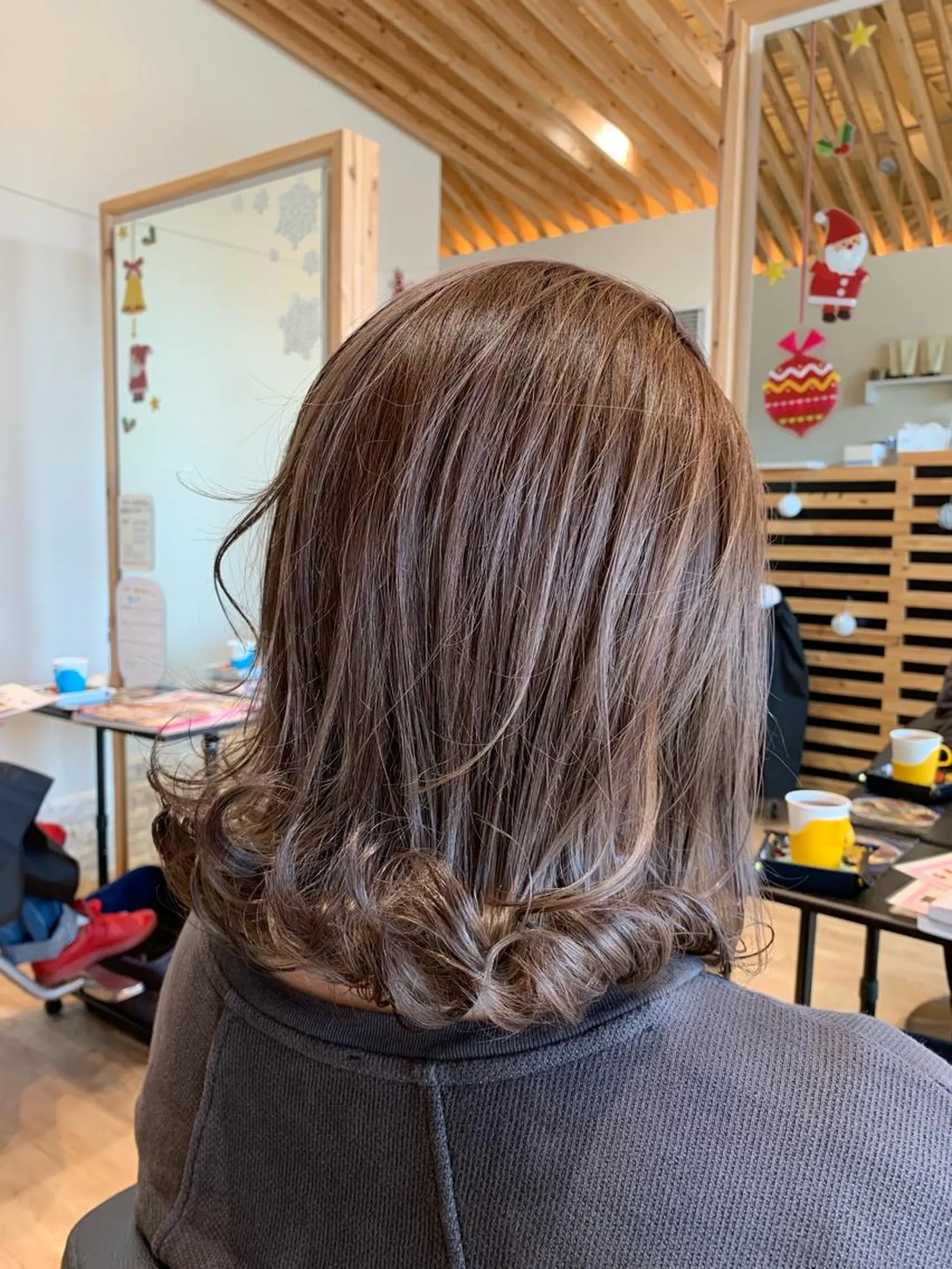 セミロング カラー 関口 友行のヘアスタイル