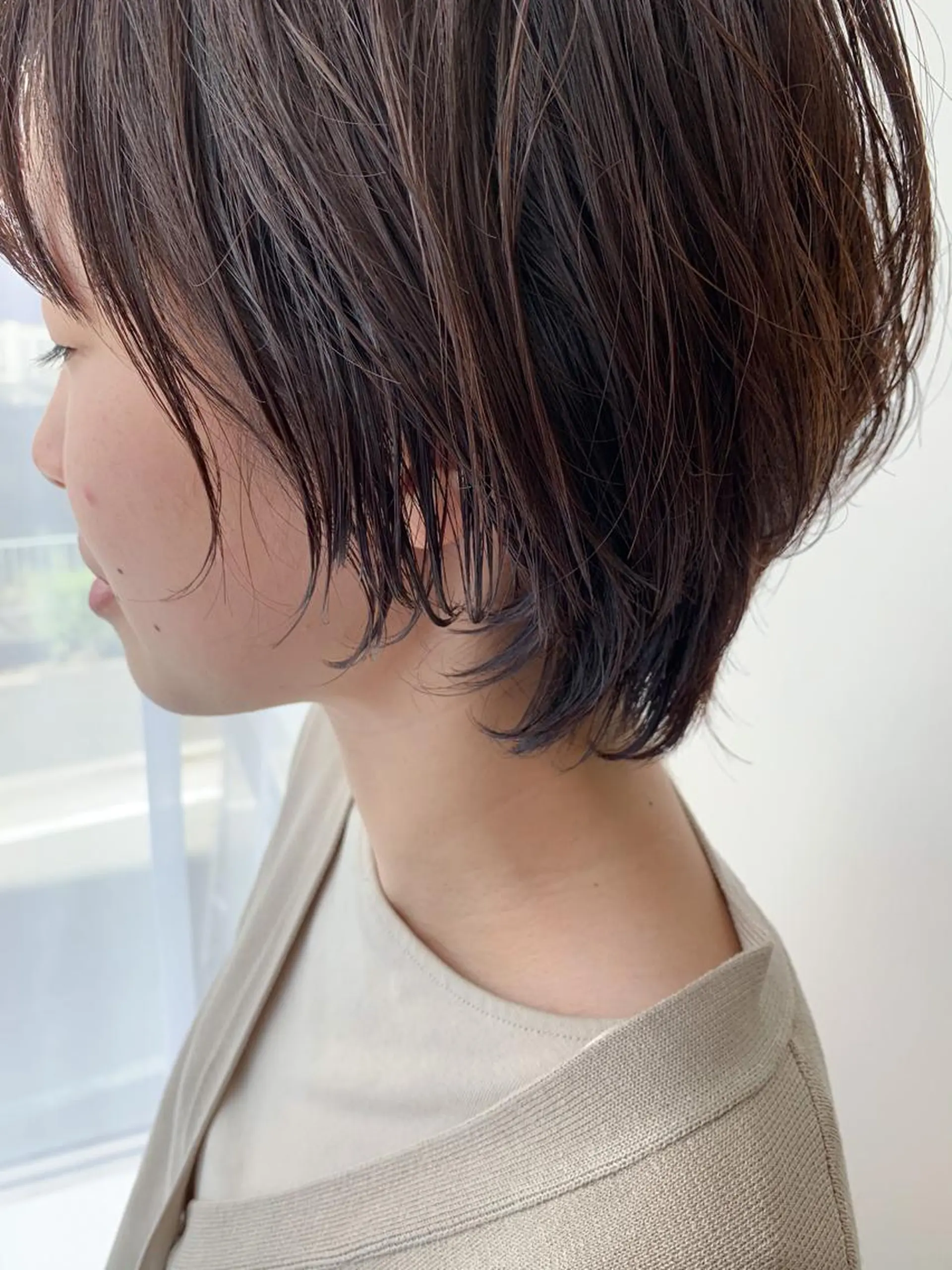 ショート カラー アッシュ ブリーチ ケアブリーチ 透明感カラー ダブルカラー カット トリートメント モリシュンスケ /レイヤー/髪質改善のヘアスタイル